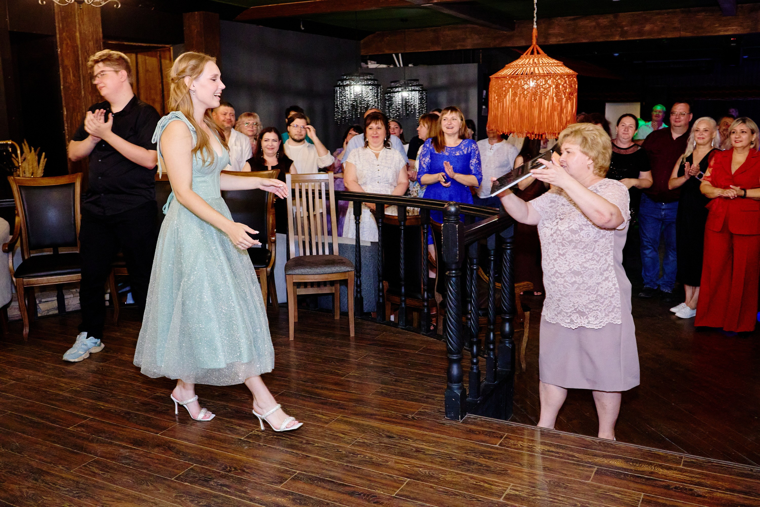 Выпускной 35 Сош. Фотограф Выпускные альбомы Таганрог Сергей Коробченко