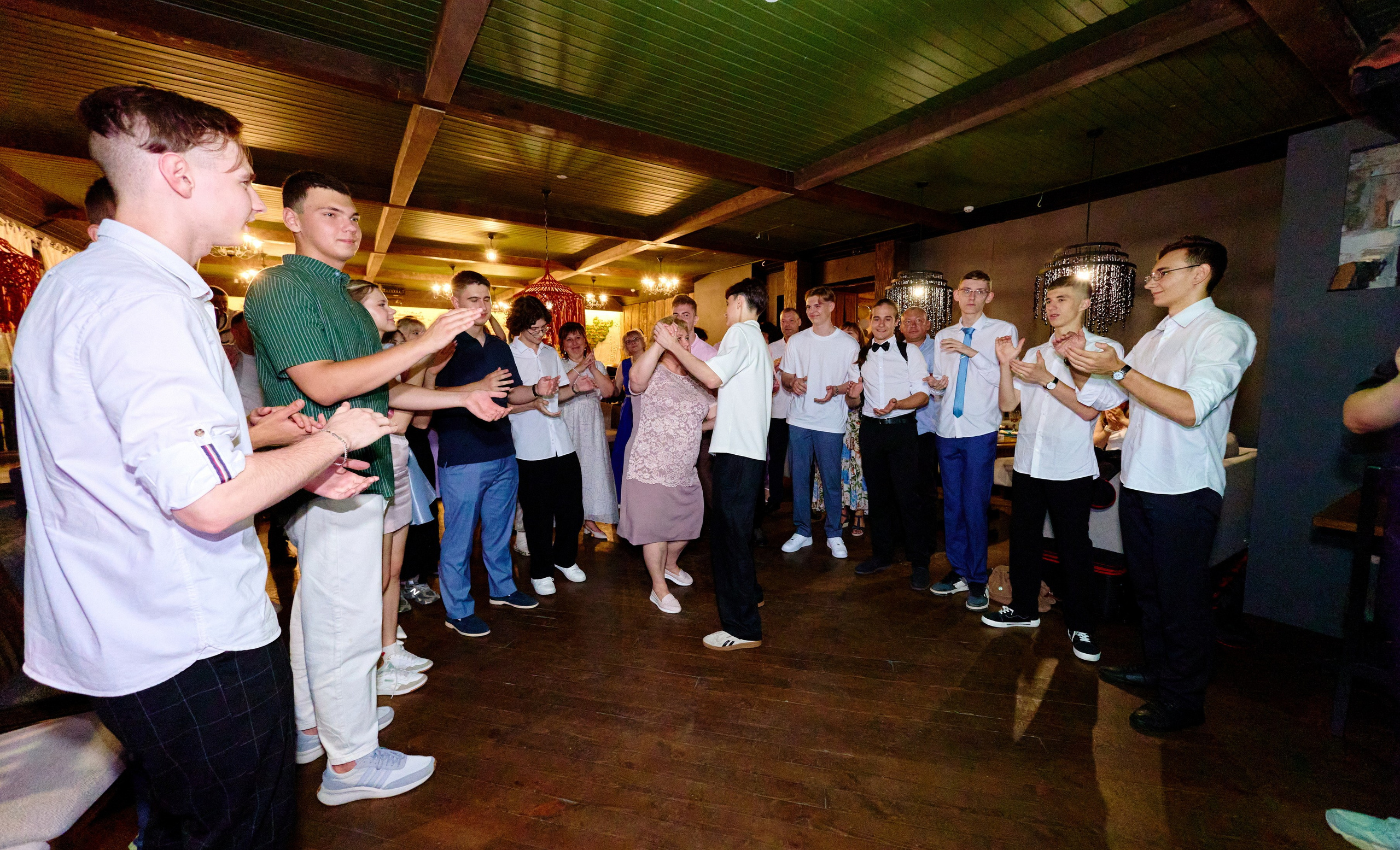 Выпускной 35 Сош. Фотограф Выпускные альбомы Таганрог Сергей Коробченко