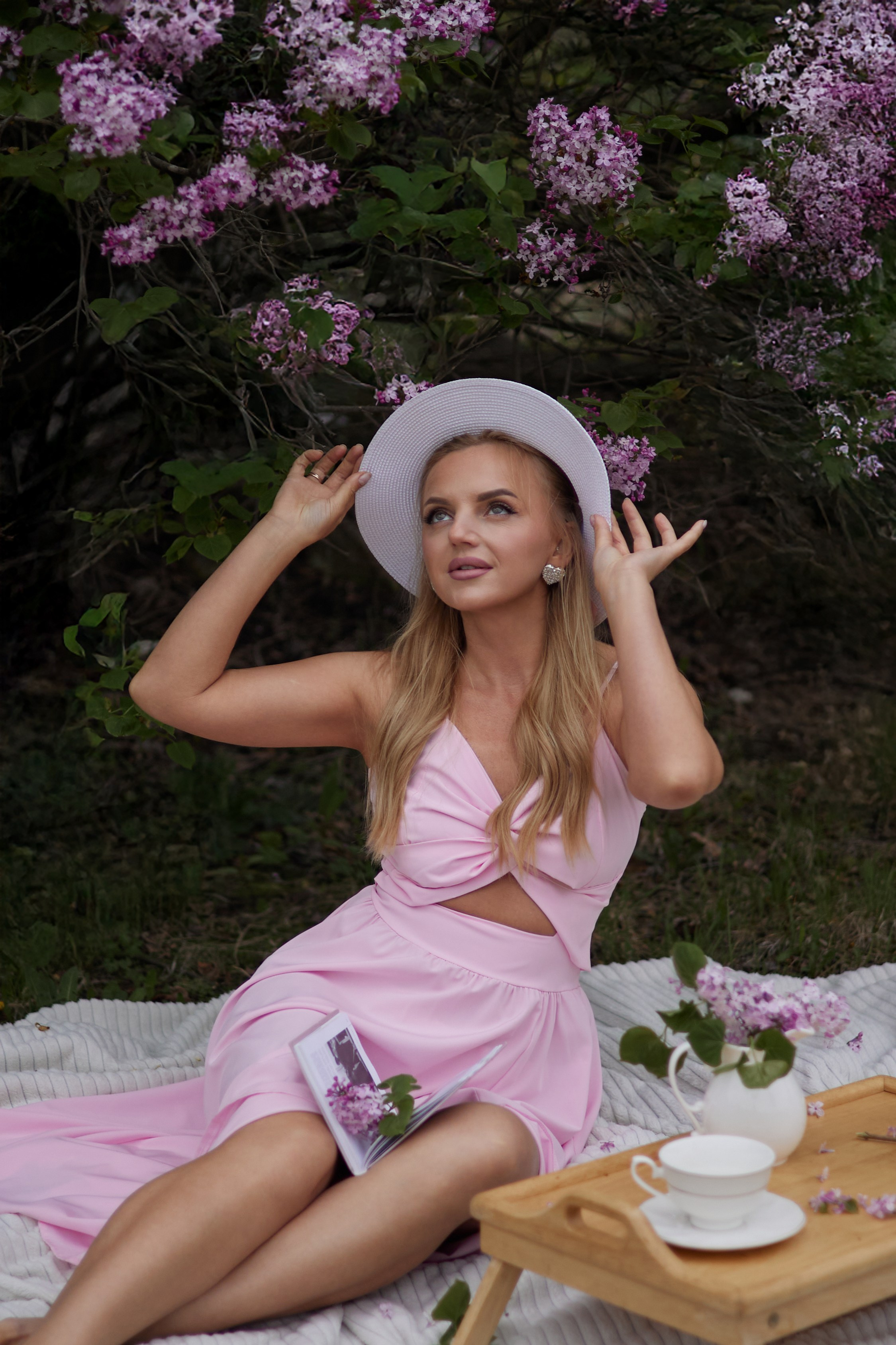 Ольга и сирень. Фотограф женского портрета, беременности и материнства Харькова Елена