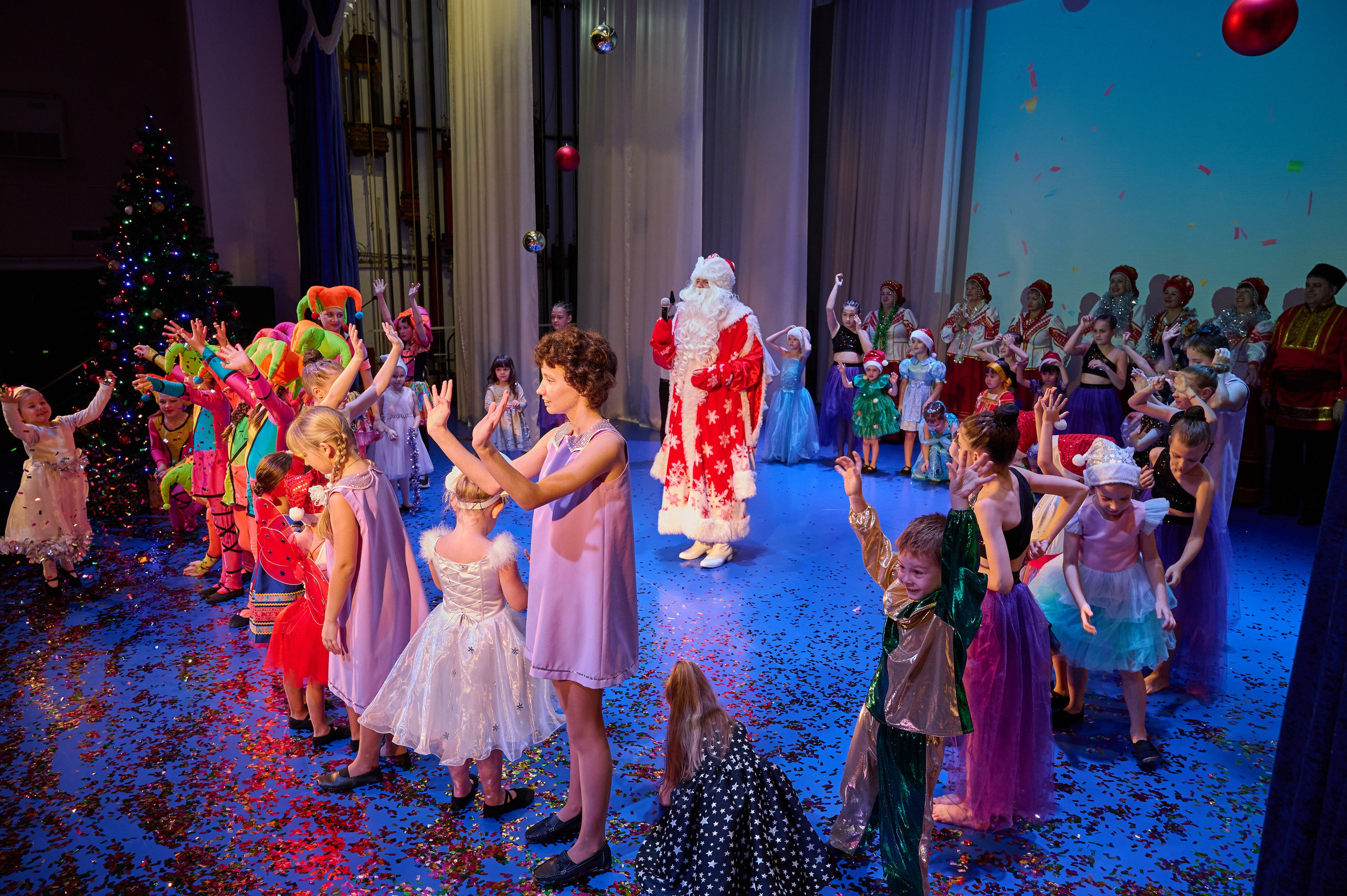 Концерт в ДК Марьина роща. Жизнь курорта Кабардинка в фотографиях