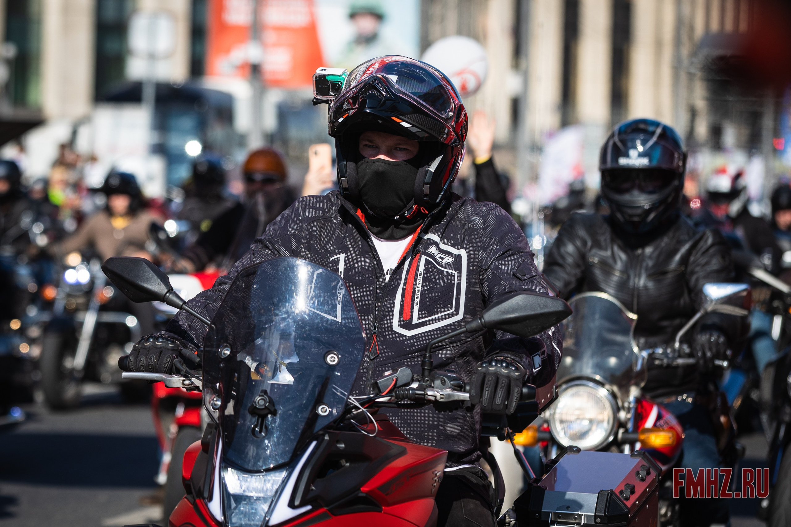 Закрытие Мотосезона 2023 на проспекте Академика Сахарова. Фотограф Владимир Охрименко