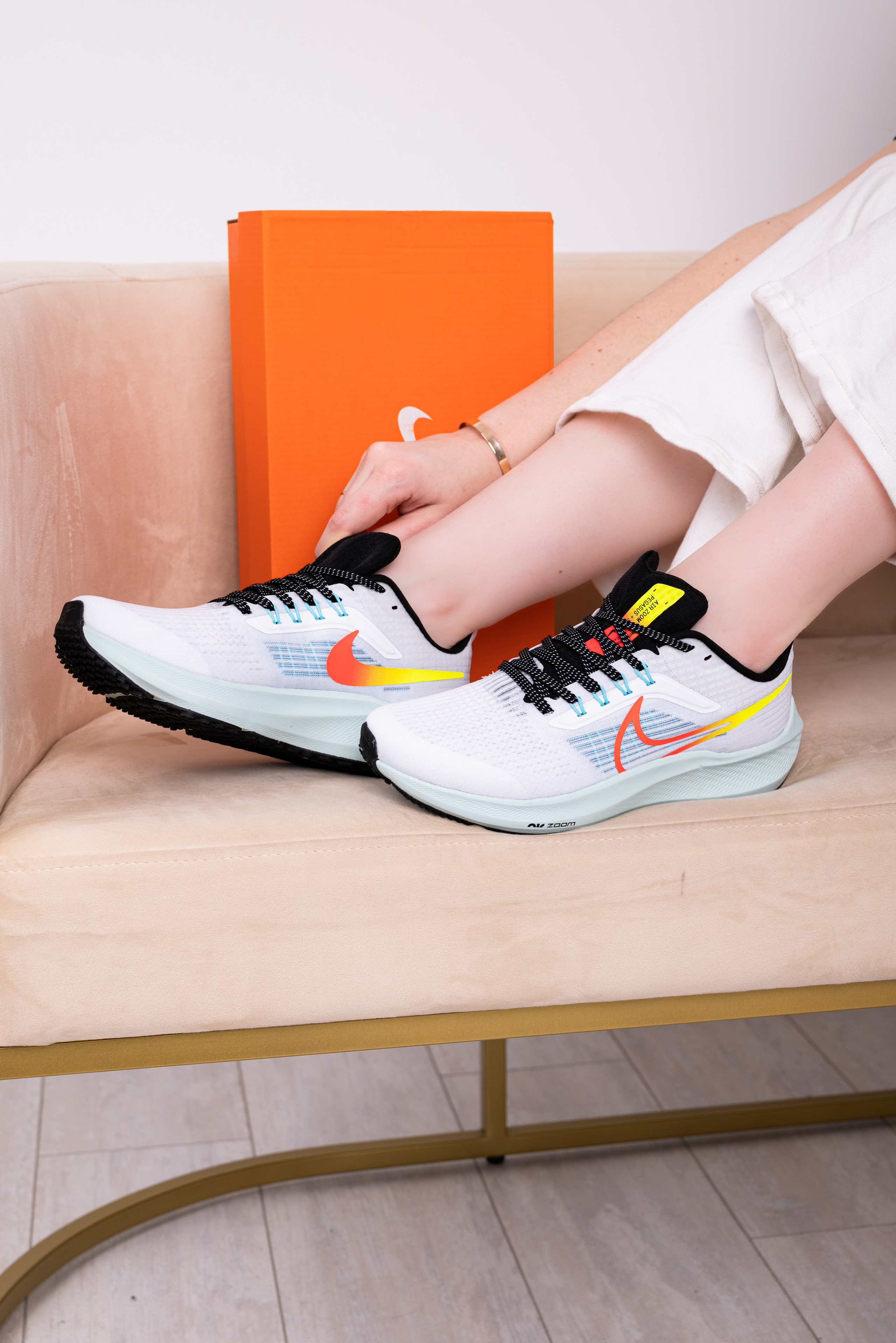 Кроссовки. Предметный фотограф, фото для маркетплейсов Пятигорск, КМВ