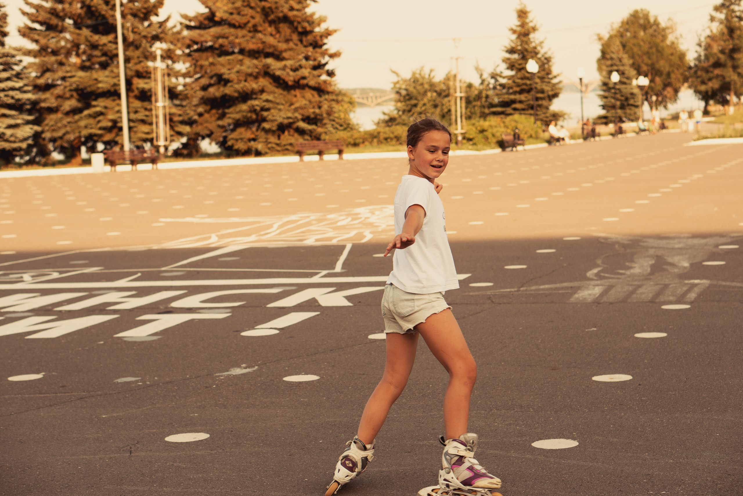 ролики, девочканароликах