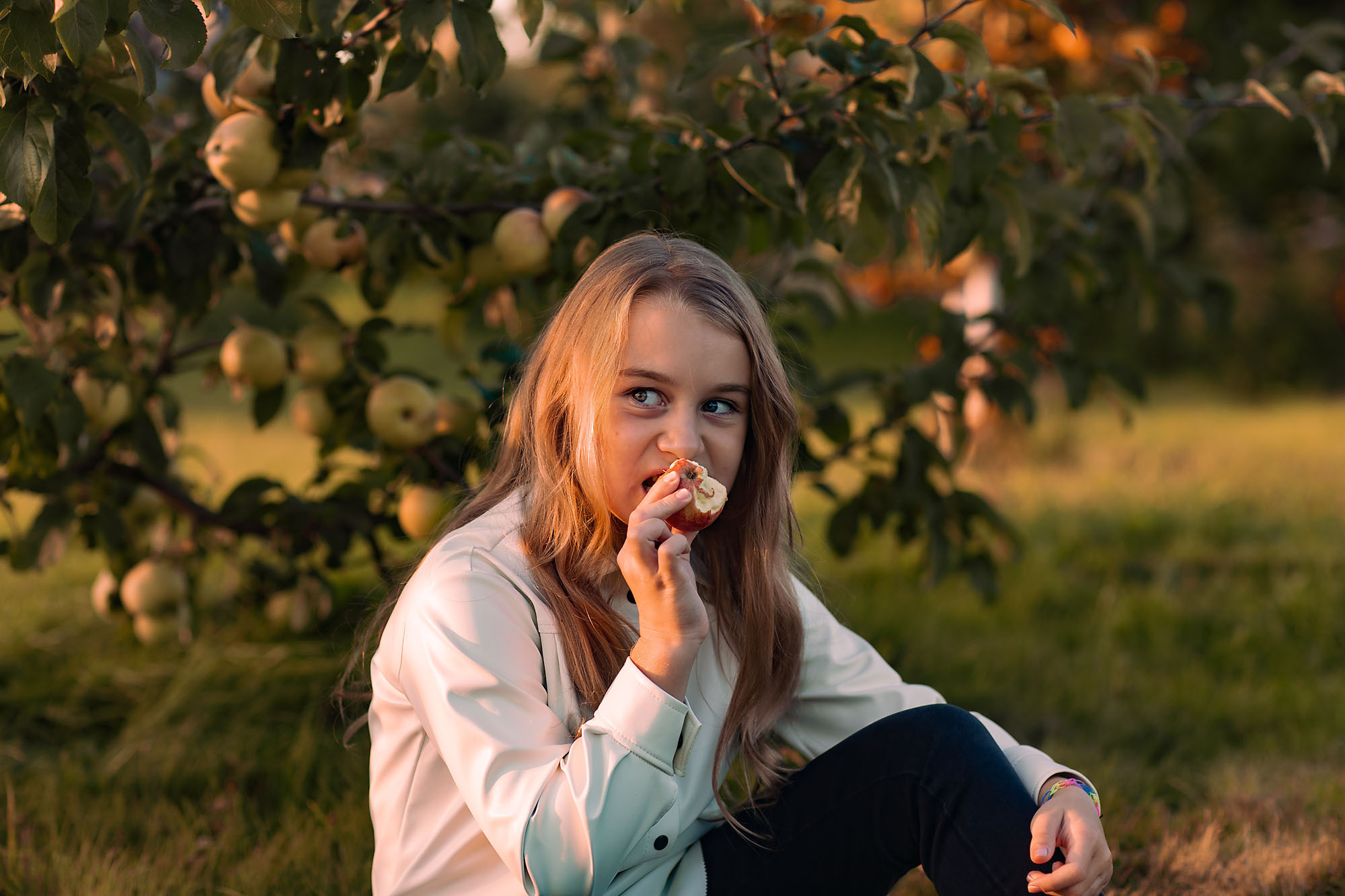 девочкаияблоки