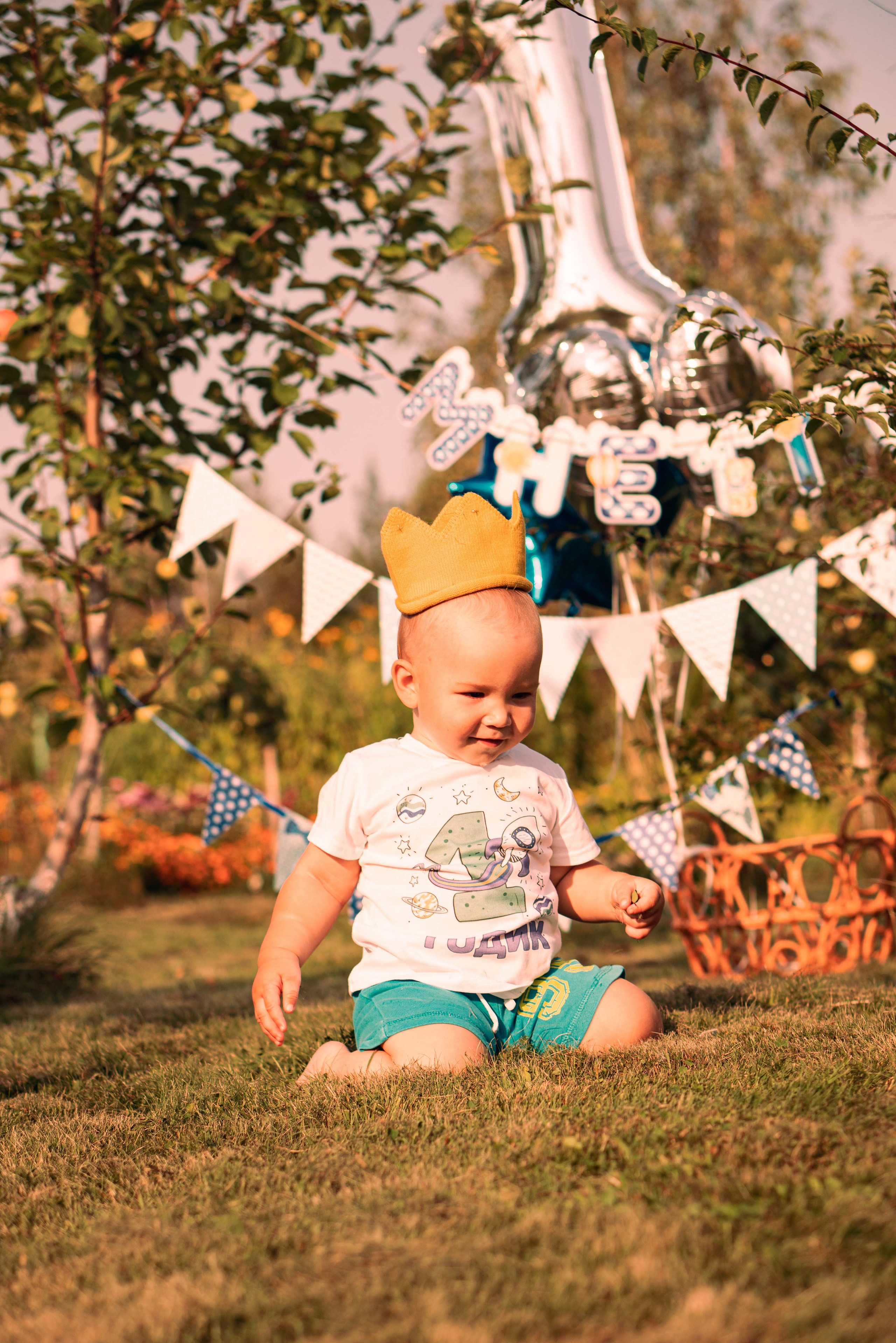 Первый годик на природе