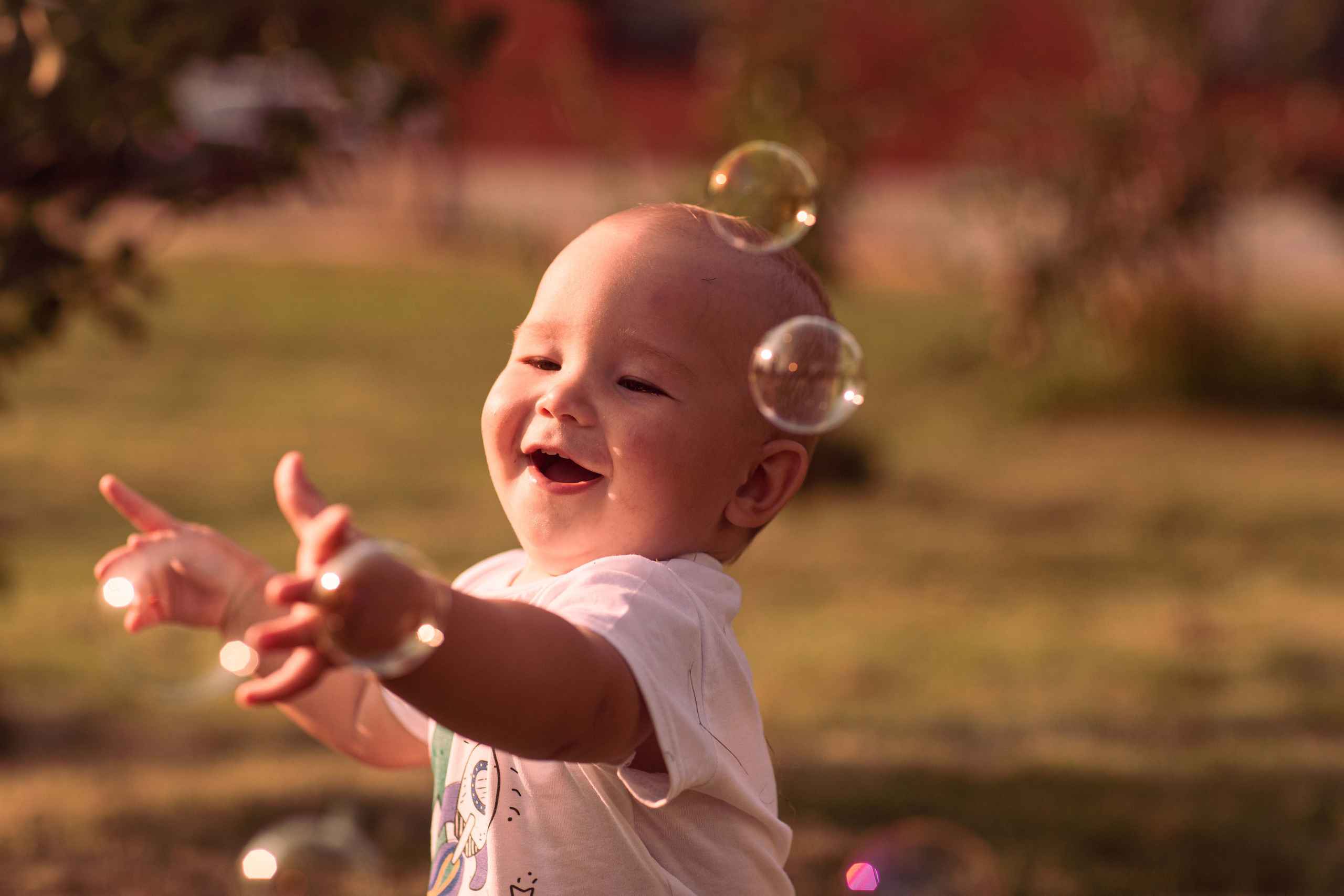 Первый год и мыльные пузыри