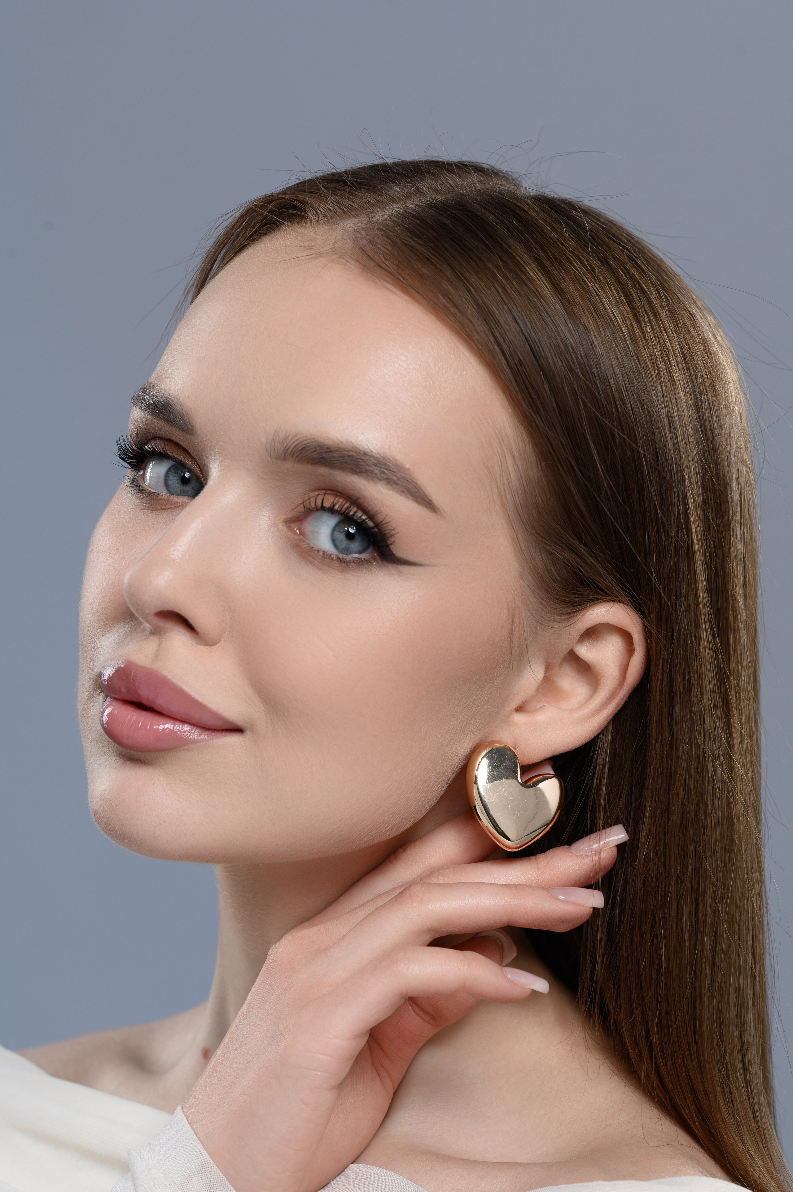 Каталог Девушки. Студия рекламной и предметной съемки товаров WELKO Studio