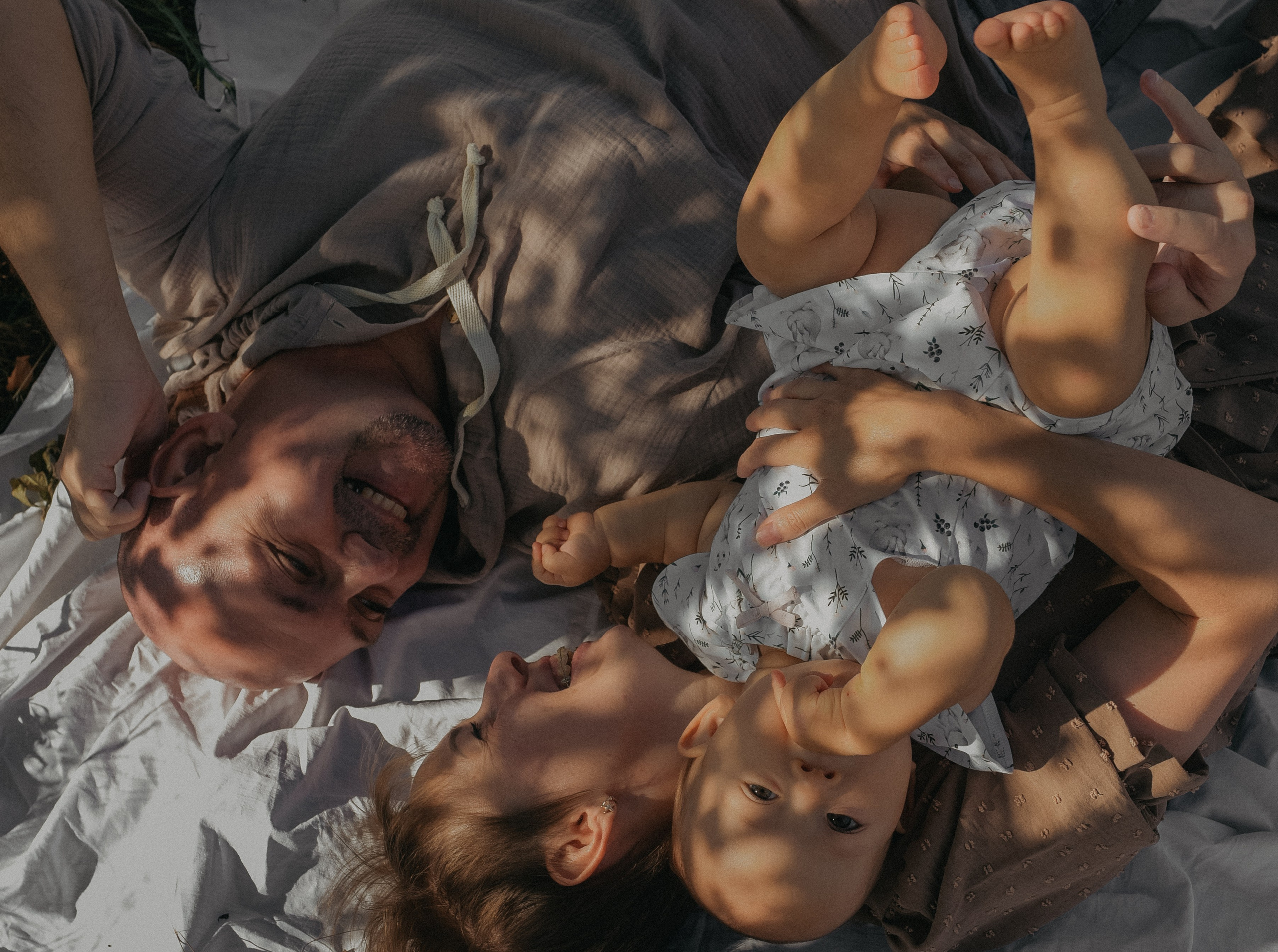 Годовасие. Колтушские высоты. Катя Лиза и Дима. Семейный и свадебный фотограф в Санкт-Петербурге Яна