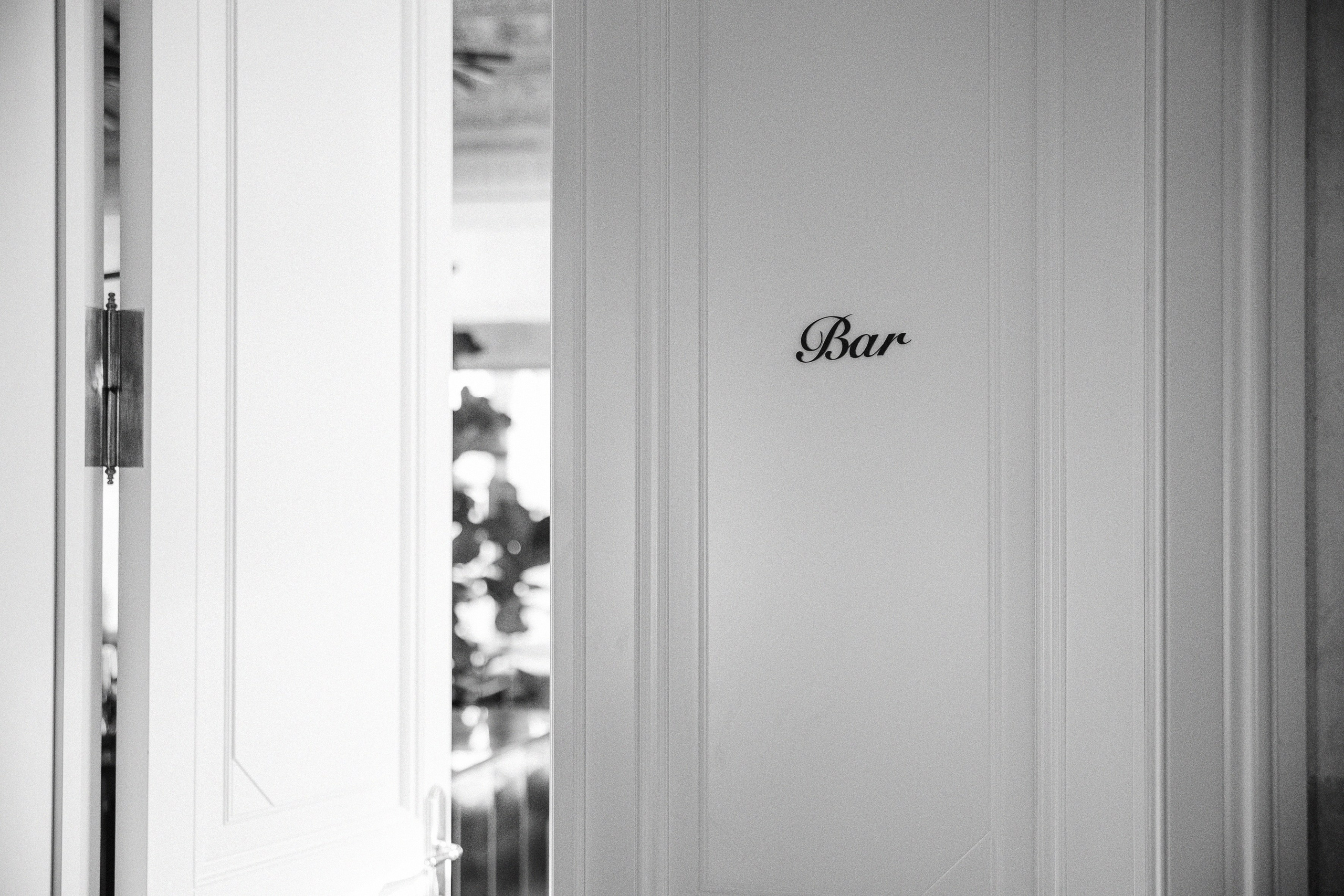 Юлия и Александр в отеле '12 причин' и кафе 'Мишель'. Свадебный фотограф Москва