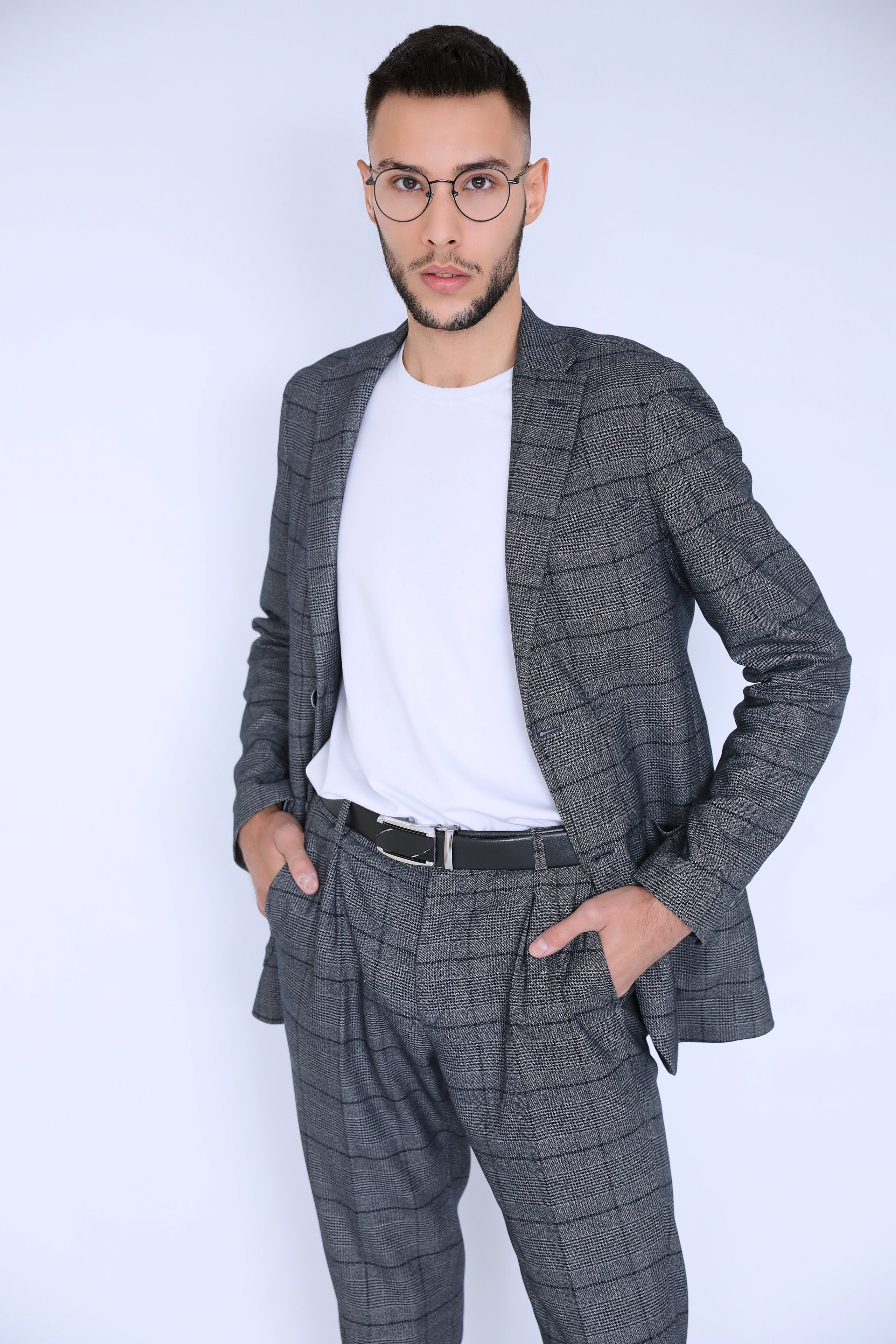 Руслан Ирназаров. Съёмка одежды для маркетплейсов и брендов Morozova Production