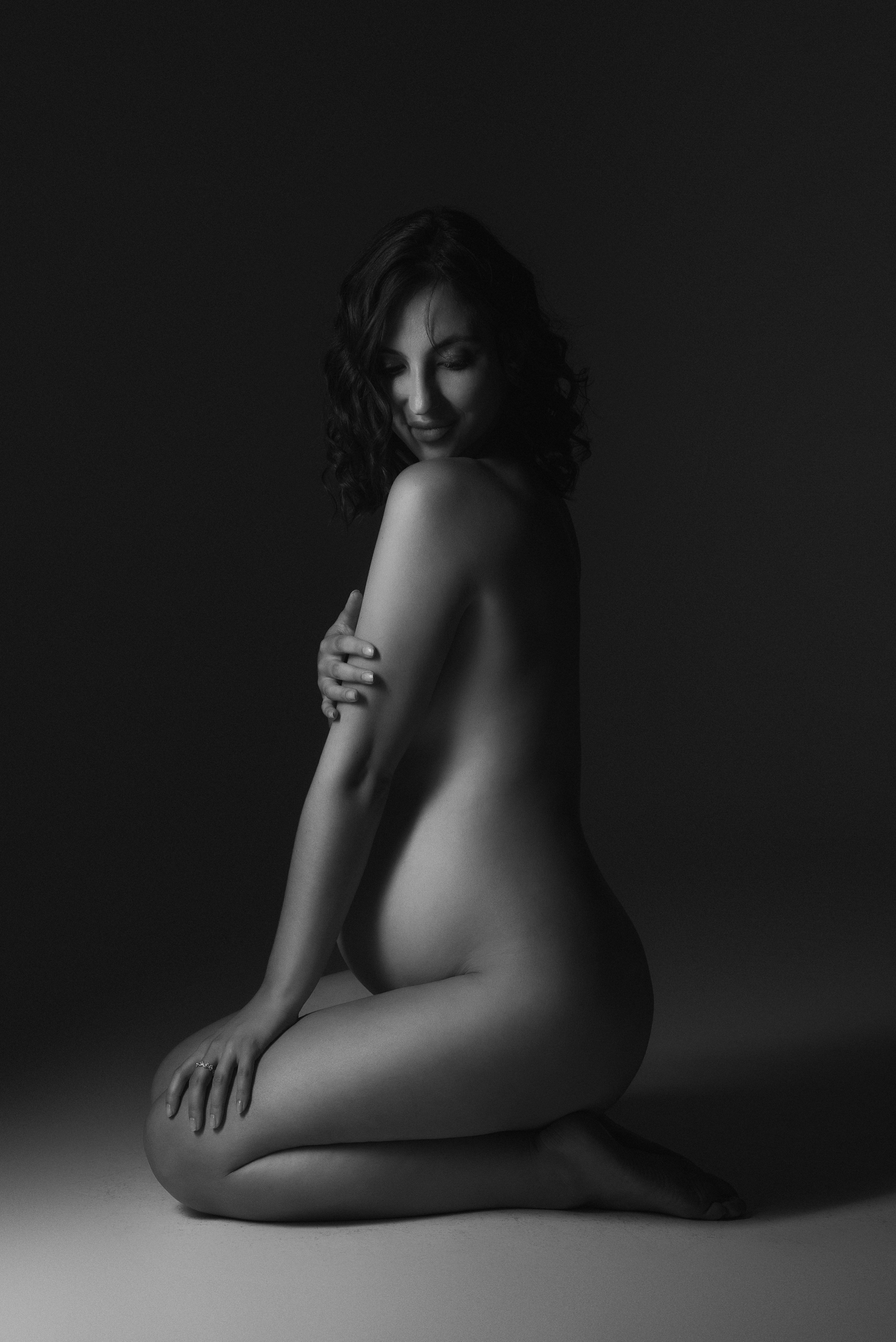 Фотосъемка беременности. Фотограф беременности, новорожденных и детей до года в Челябинске Волк