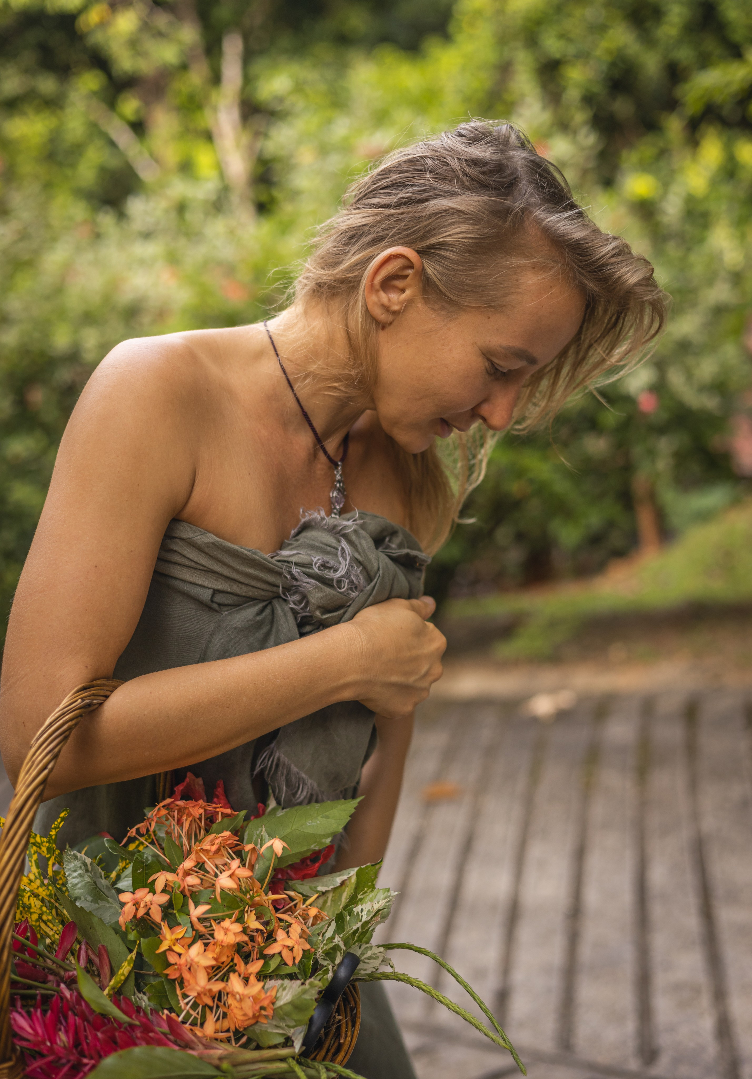 Authenticity of women and nature. Family, portrait, content photo in Costa Rica Evgeniya Besprozvannykh
