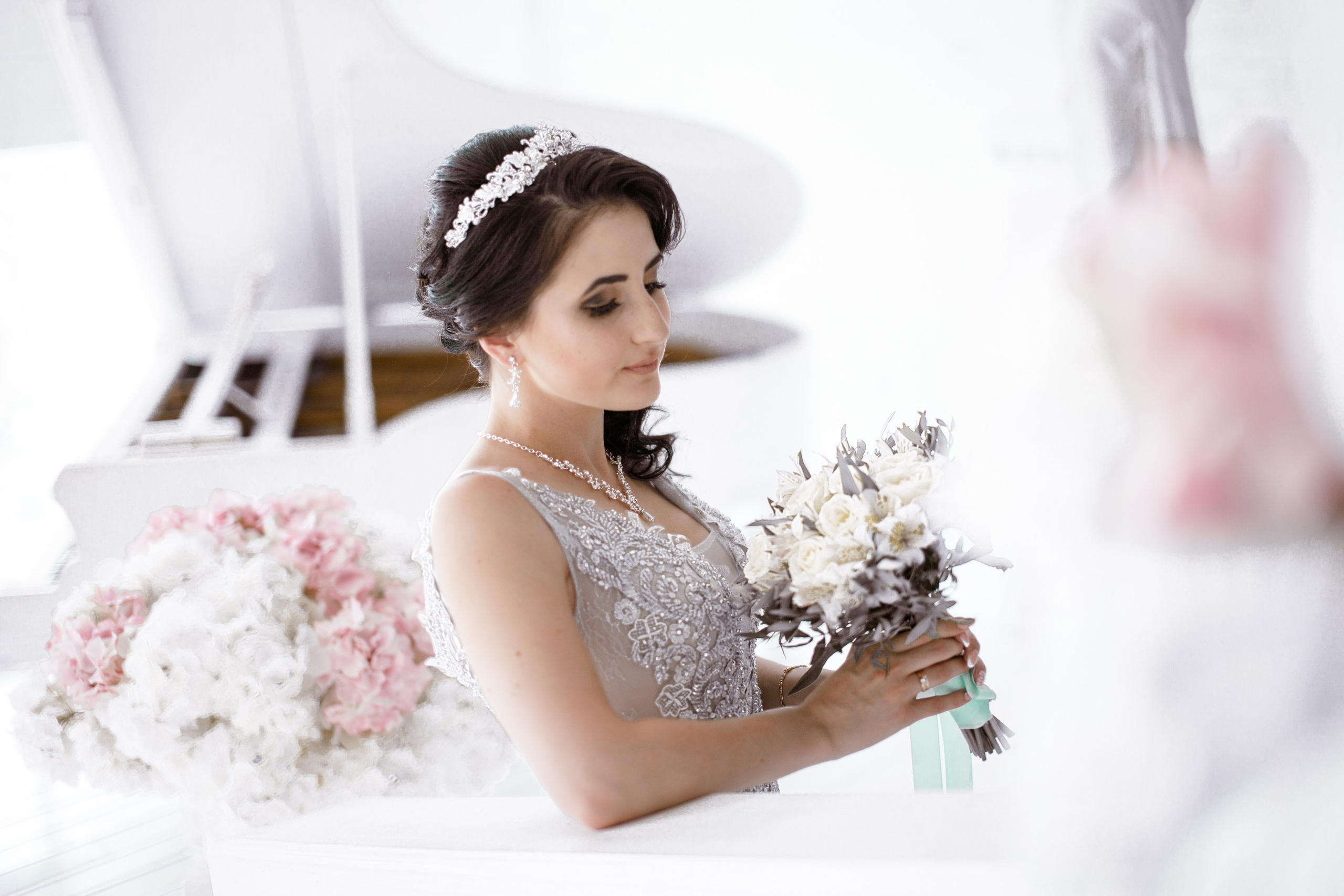 Свадебная фотосессия на улицах Нижнего Новгорода. Фотограф на крещение и венчание в Нижнем Новгороде.Свадебный Фотограф