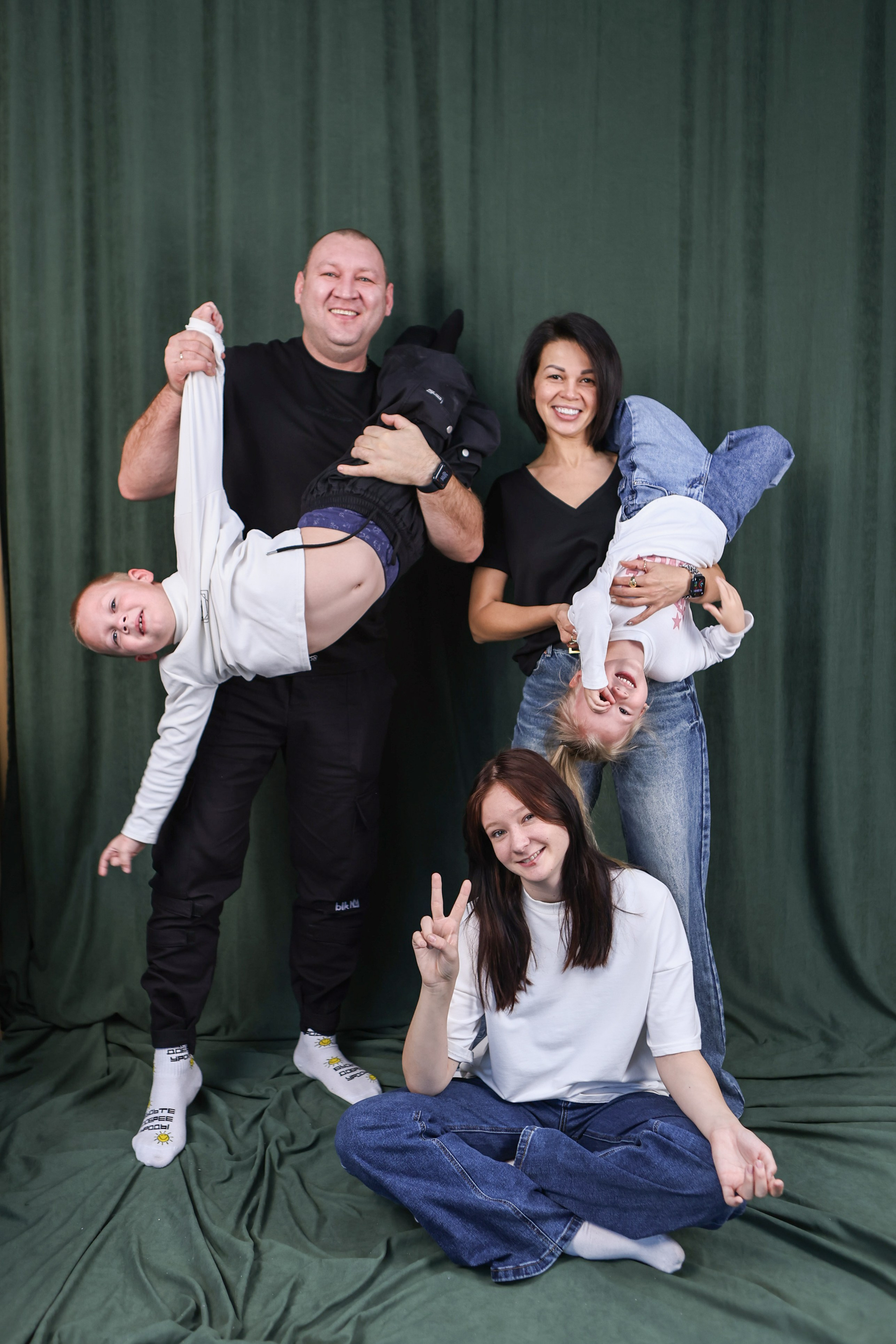 Ноябрь 2024 (в фотостудии). Фотограф Евгения Лондкевич