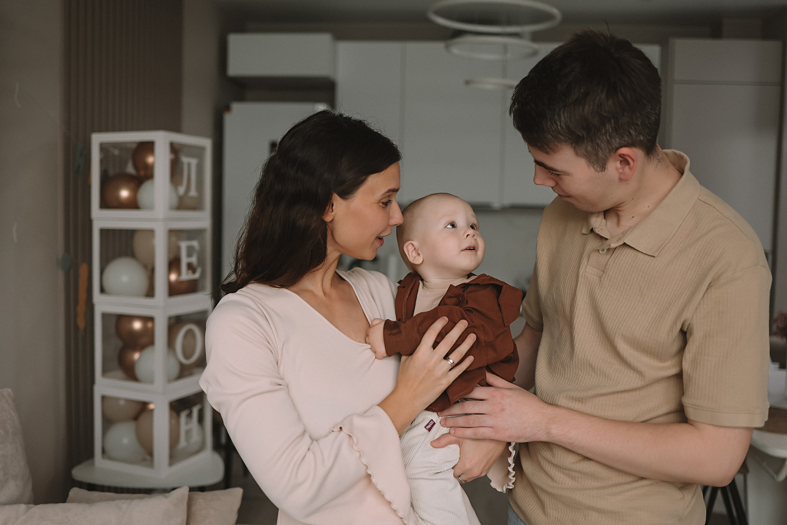 1 год Леону. Семейный фотограф Тюмень, фотограф на роды Салмина Мария
