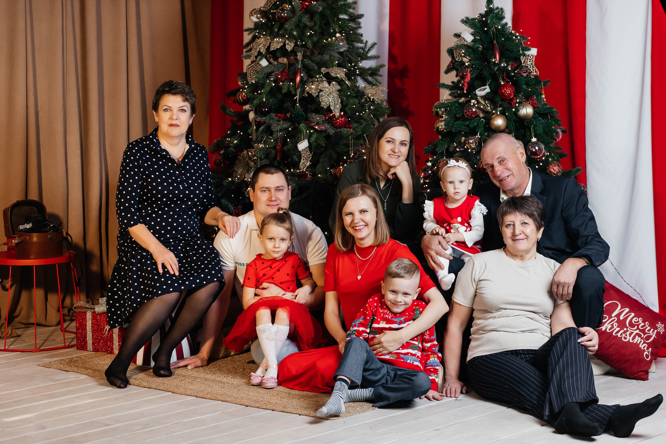 Семейная фотосессия Татьяна НГ 2026. Женский фотограф в Оренбурге Ирина Заводчикова