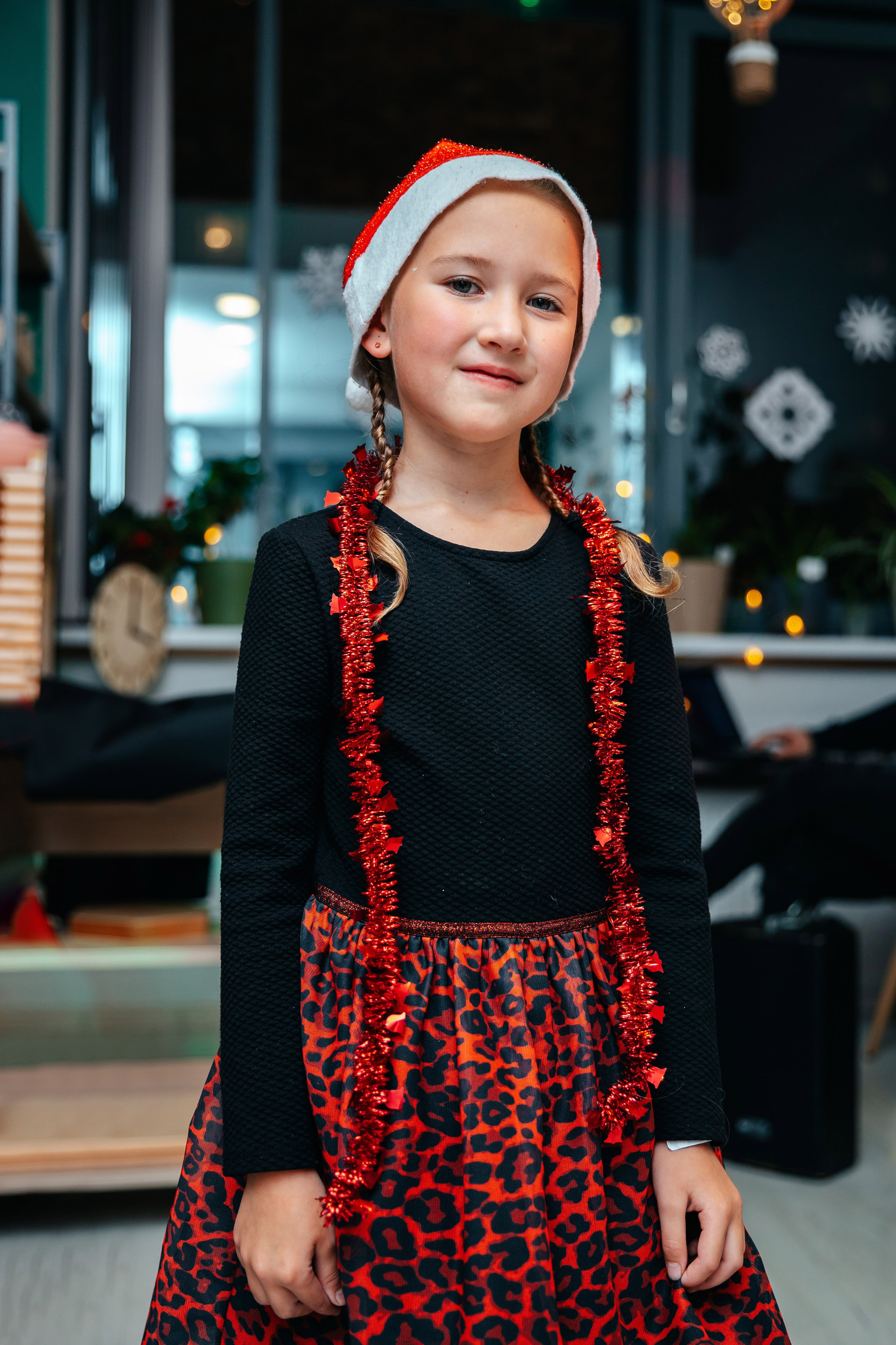 Новогодний утренник в Монтессори-школе. Семейный lifestyle фотограф в Санкт-Петербурге Людмила Пахомова