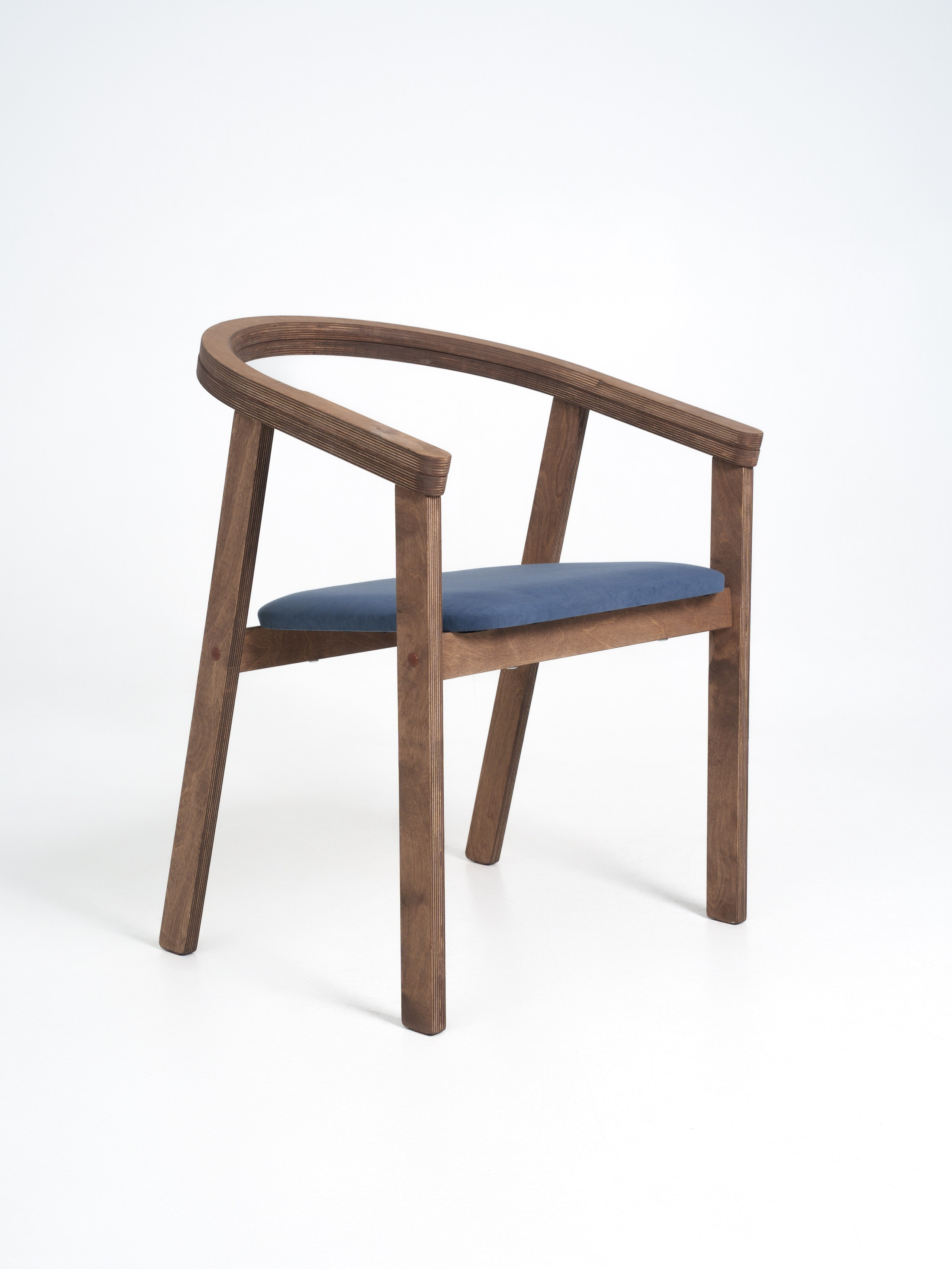 Столы и стулья для маркетплейсов. Иван Упоров — фотограф, рилсмейкер чебоксары