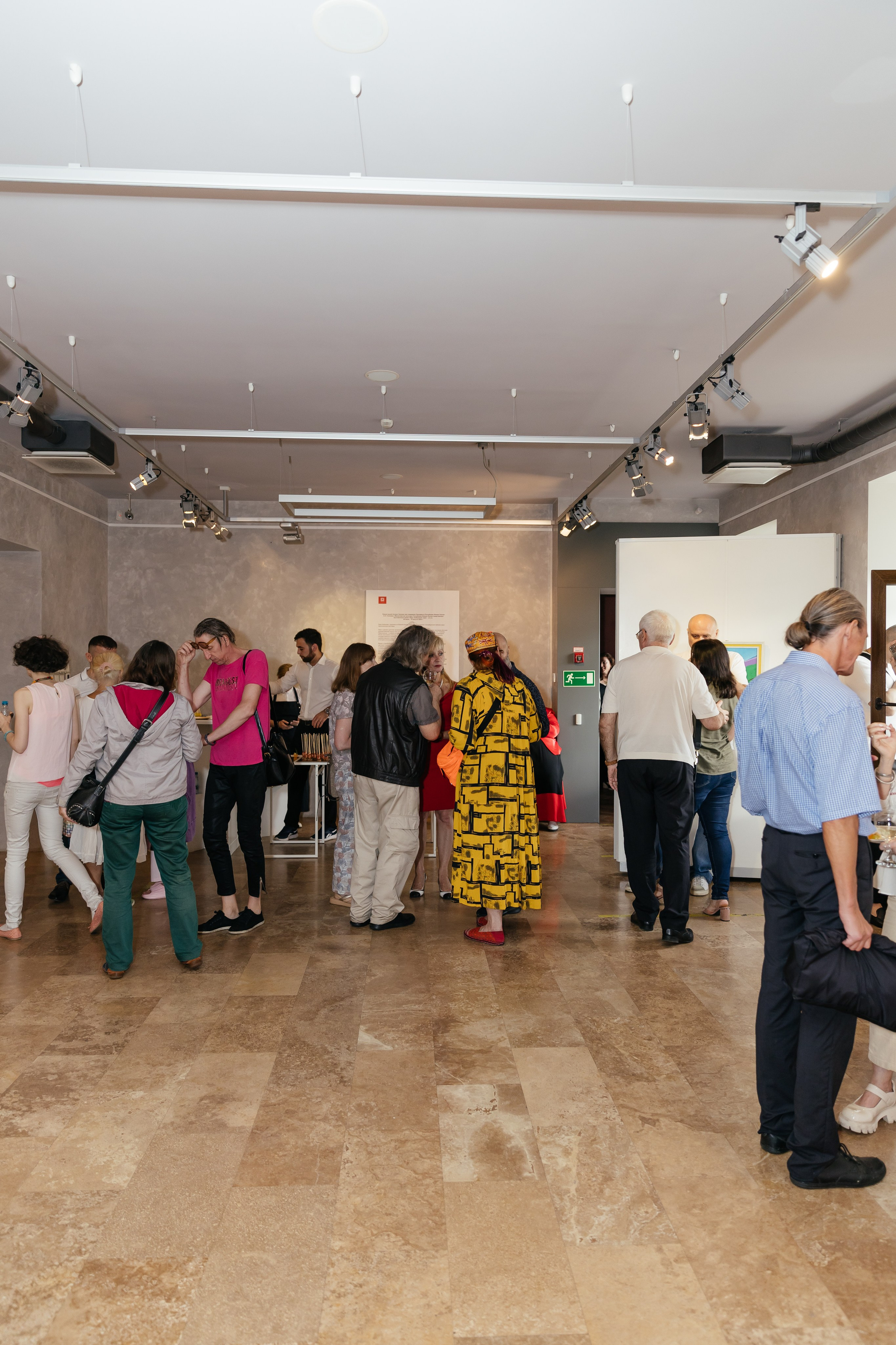 Выставка Лиры Алборовой «Цвет — это я». Свадебный и репортажный фотограф в Санкт-Петербурге Николай Голованов