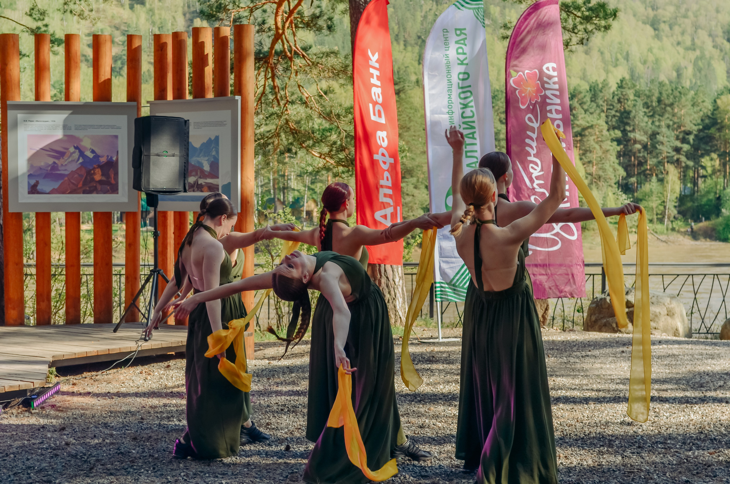 Фестиваль «Цветение Маральника на Алтае 2025». Фоторепортаж. Денисова Аля — фотограф для парных съемок и индивидуальных историй в Барнауле