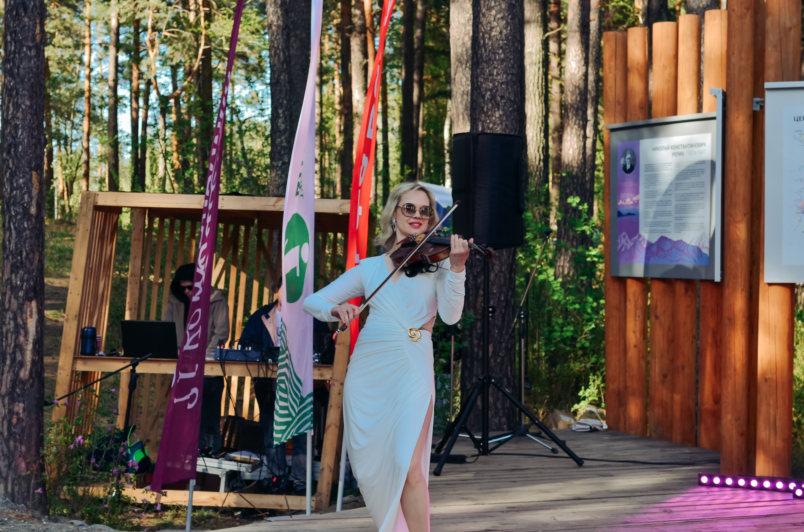 Фестиваль «Цветение Маральника на Алтае 2025». Фоторепортаж. Денисова Аля — фотограф для парных съемок и индивидуальных историй в Барнауле