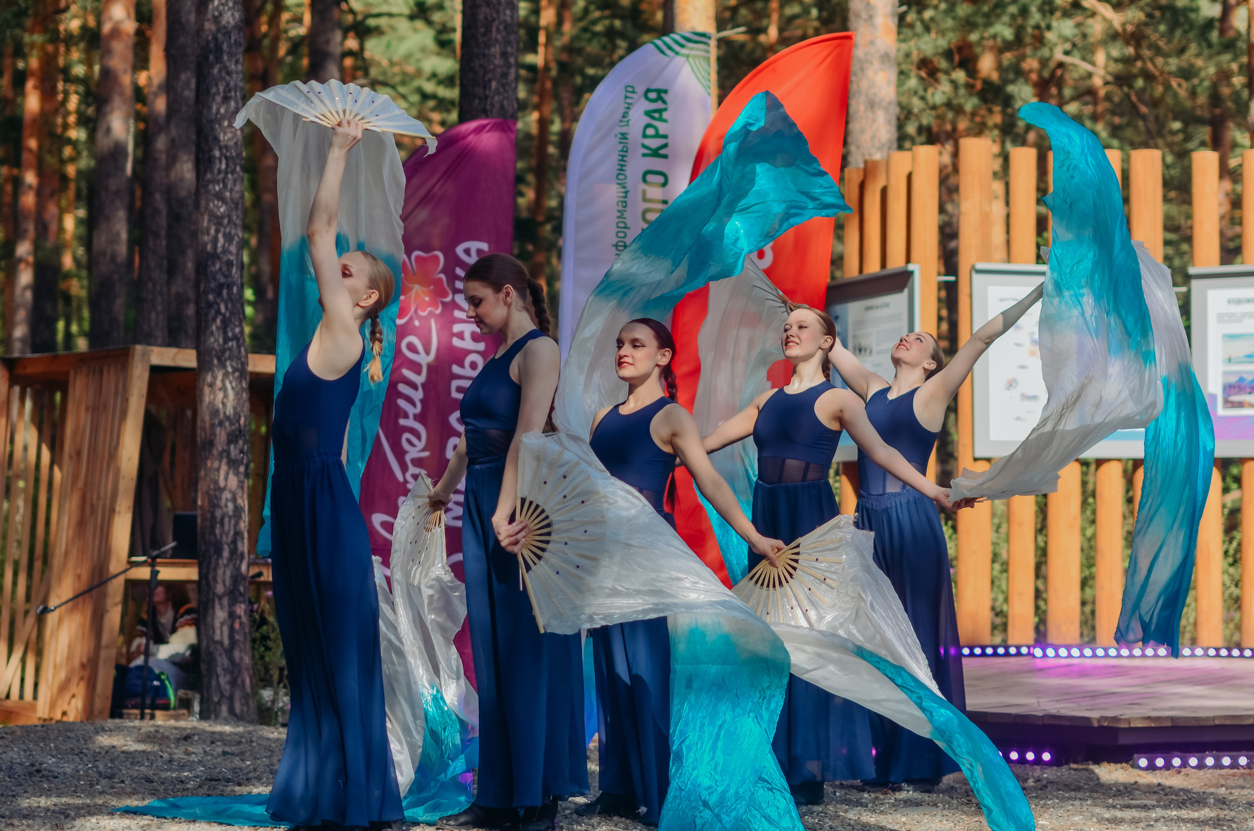 Фестиваль «Цветение Маральника на Алтае 2025». Фоторепортаж. Денисова Аля — фотограф для парных съемок и индивидуальных историй в Барнауле