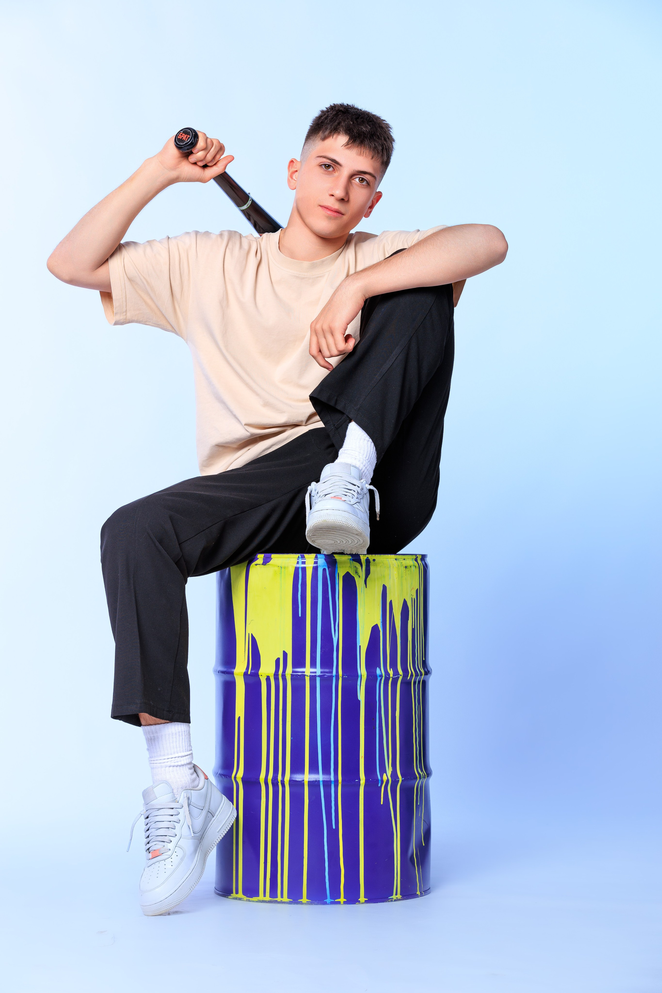 Смотреть фотки в фотостудии. Выпускные альбомы Геленджик, Новороссийск, Краснодар, Туапсе