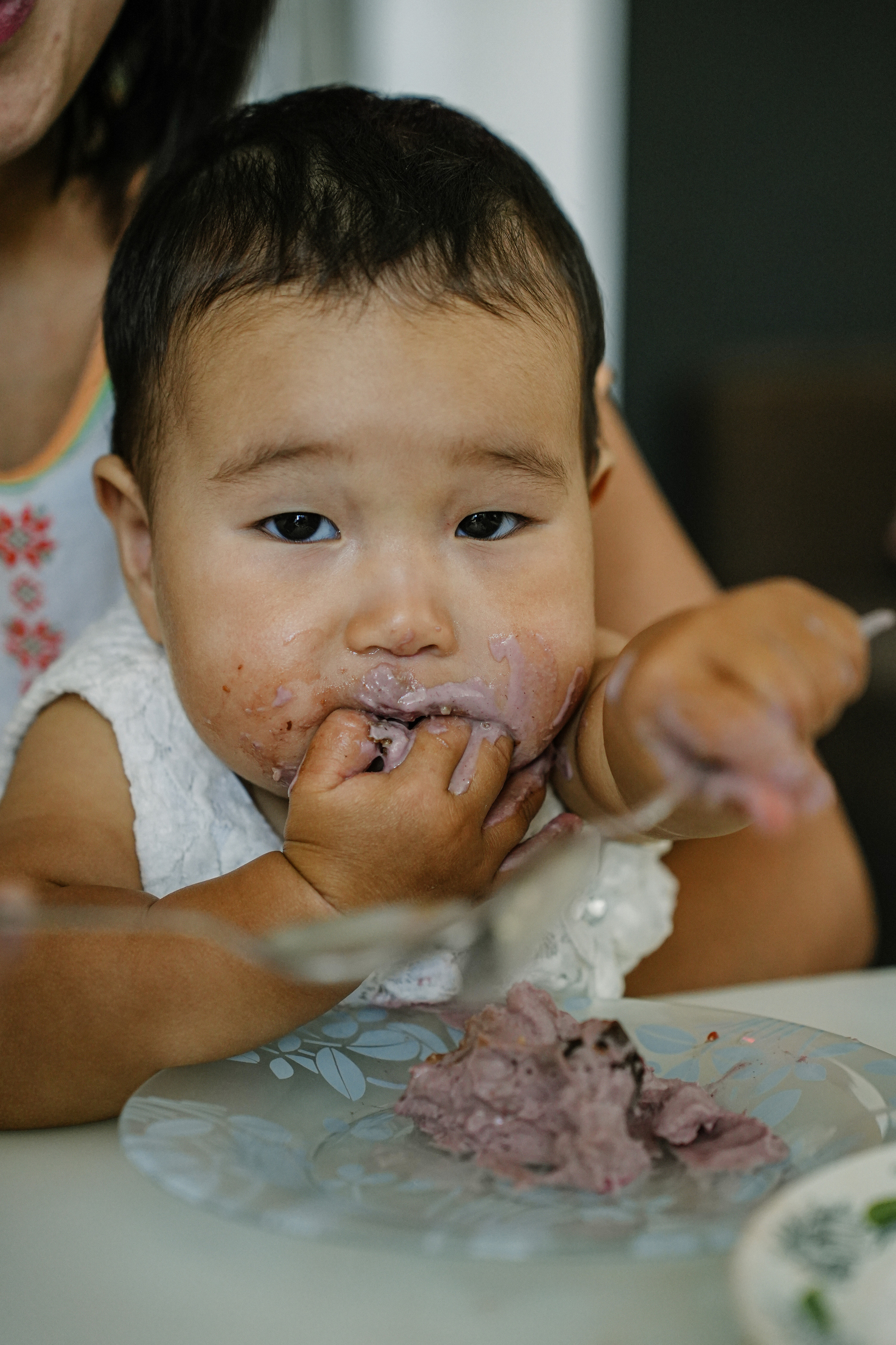 Миля и её именинница. Фотограф София Турбина
