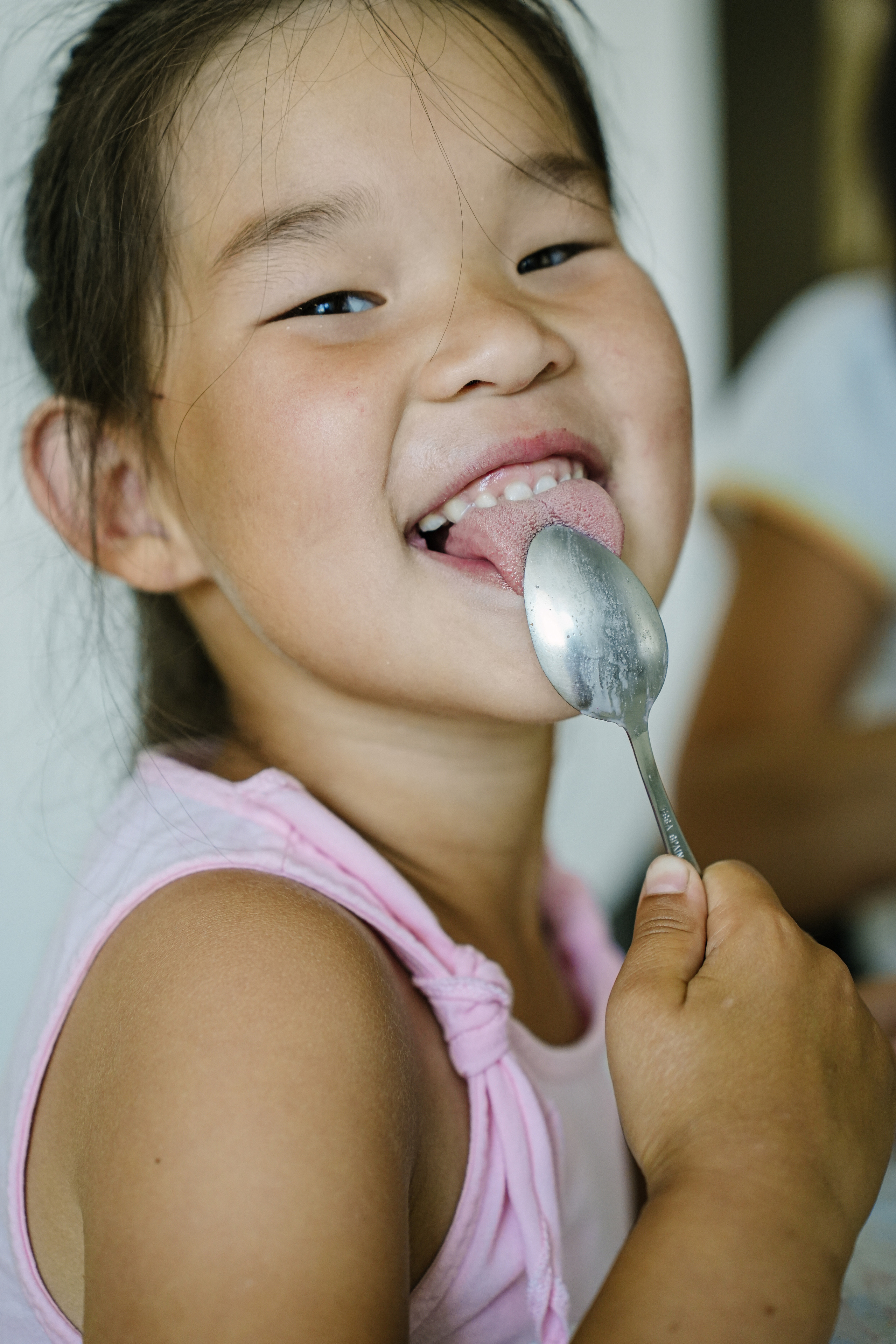 Миля и её именинница. Фотограф София Турбина