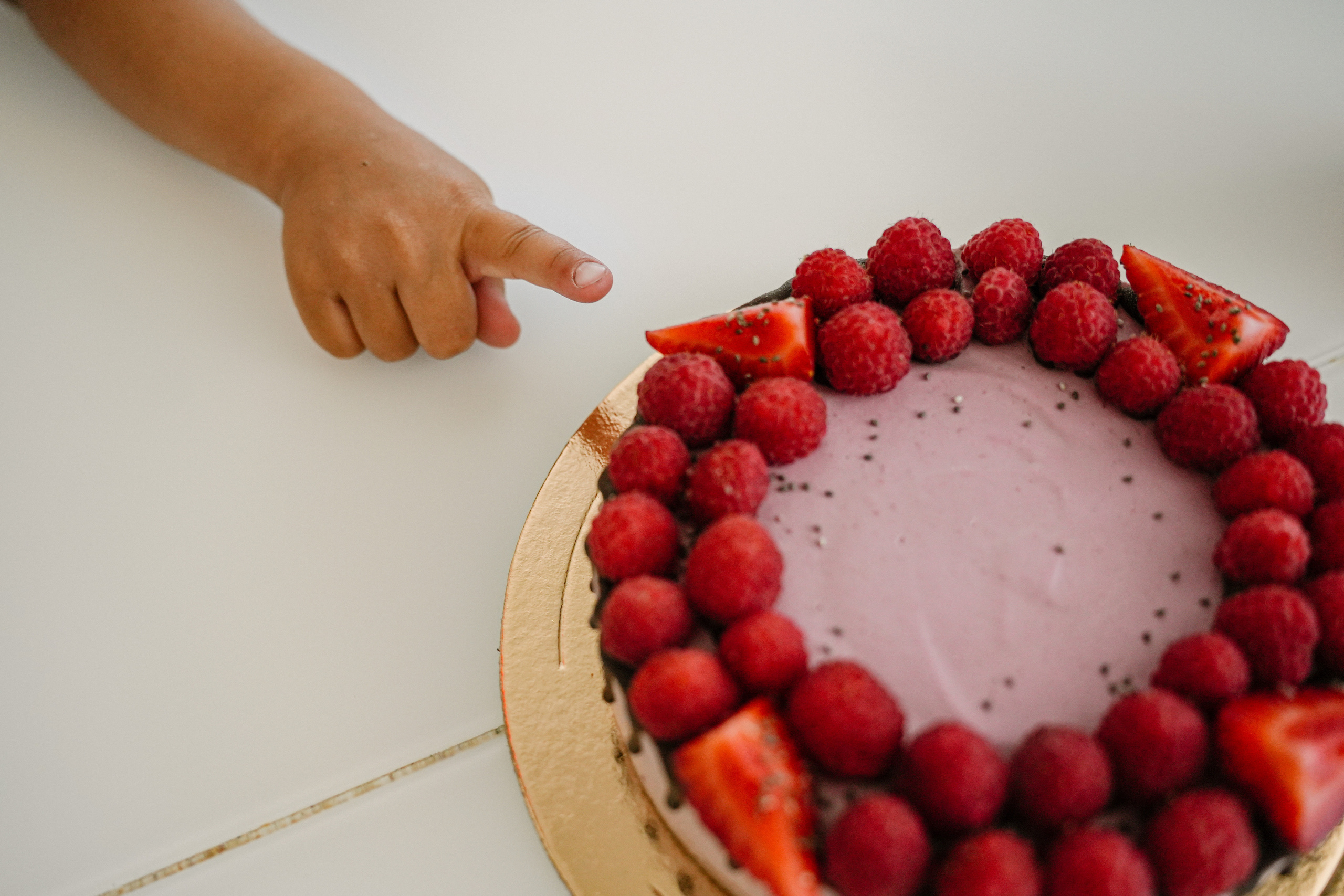 Миля и её именинница. Фотограф София Турбина