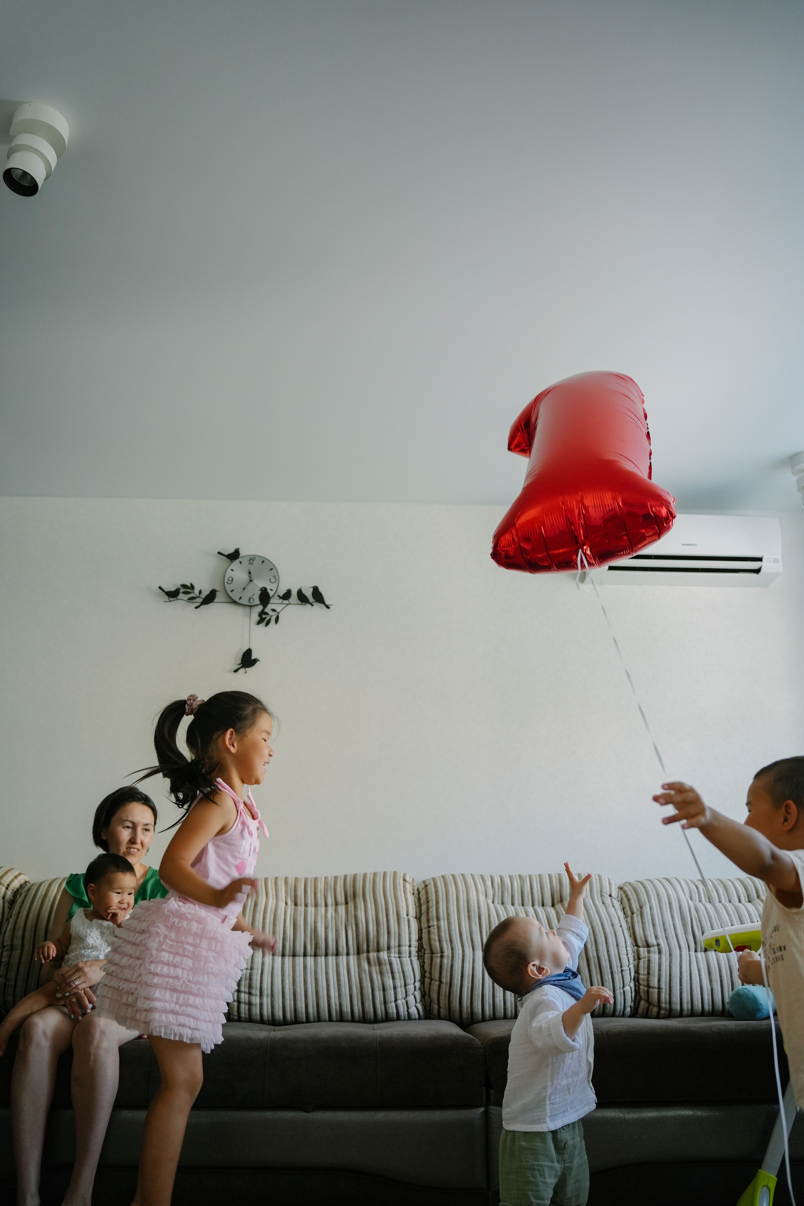Миля и её именинница. Фотограф София Турбина