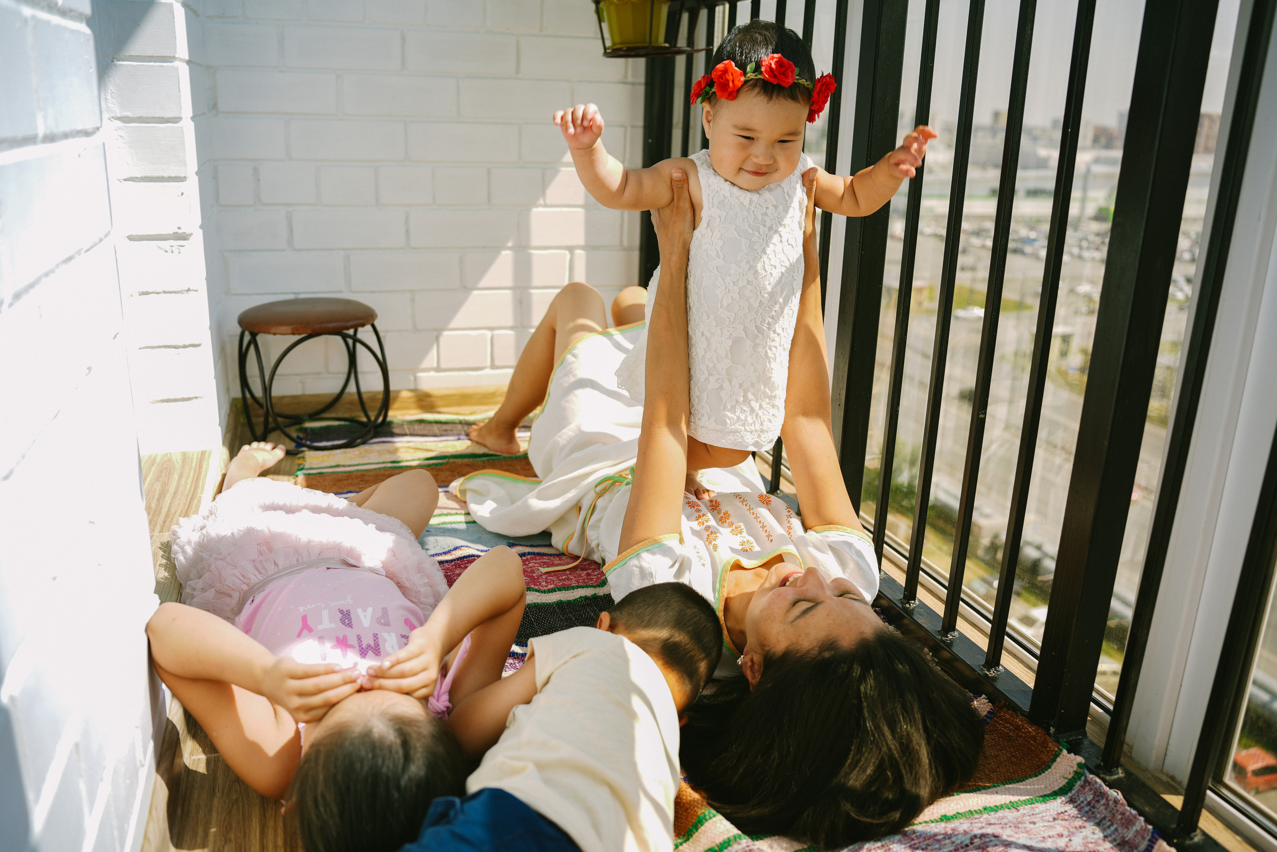 Миля и её именинница. Фотограф София Турбина
