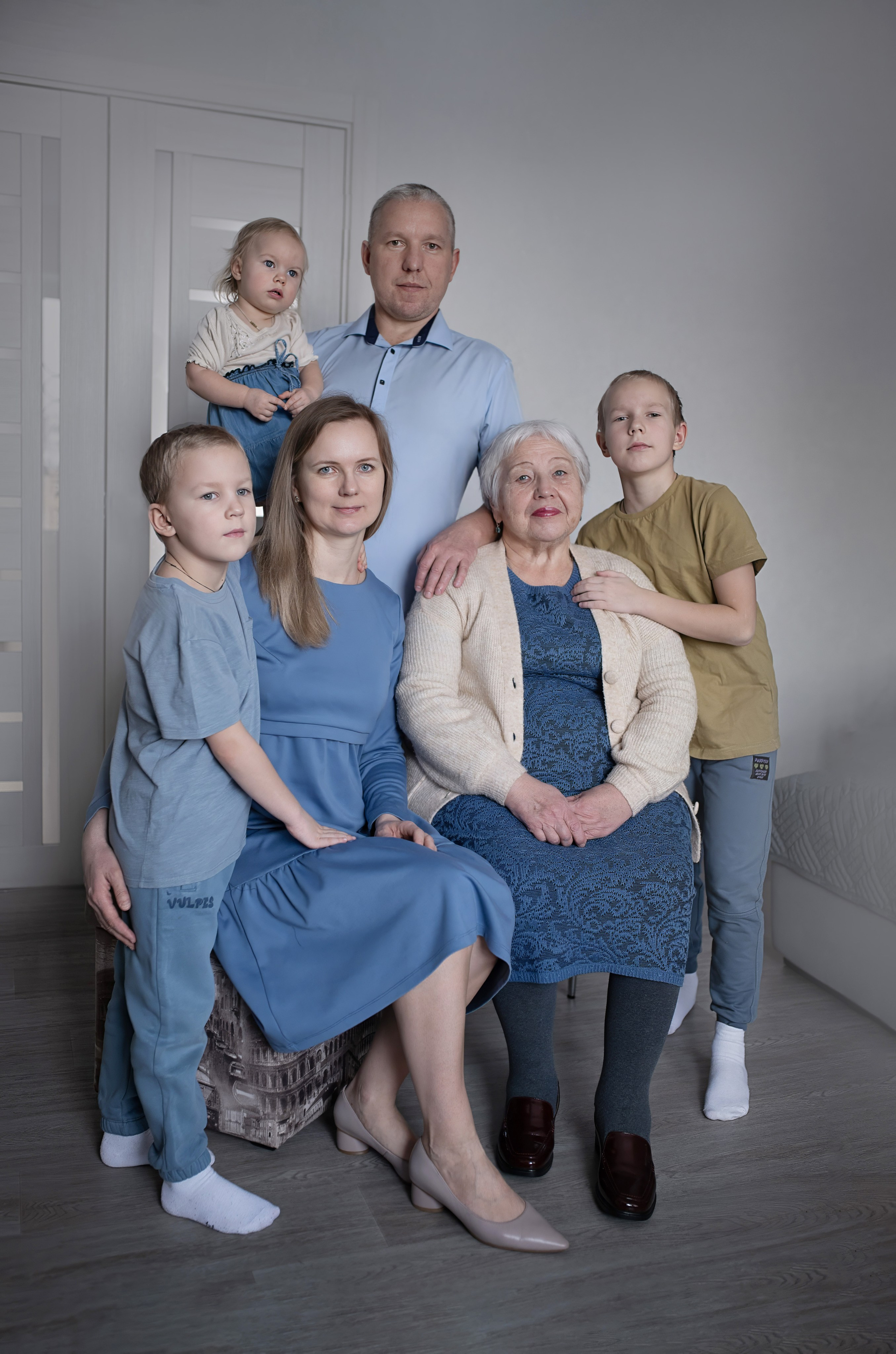 Семья Ляминых дома. Фотографы крещения/венчания  Красноярск Татьяна и Вячеслав Переваловы