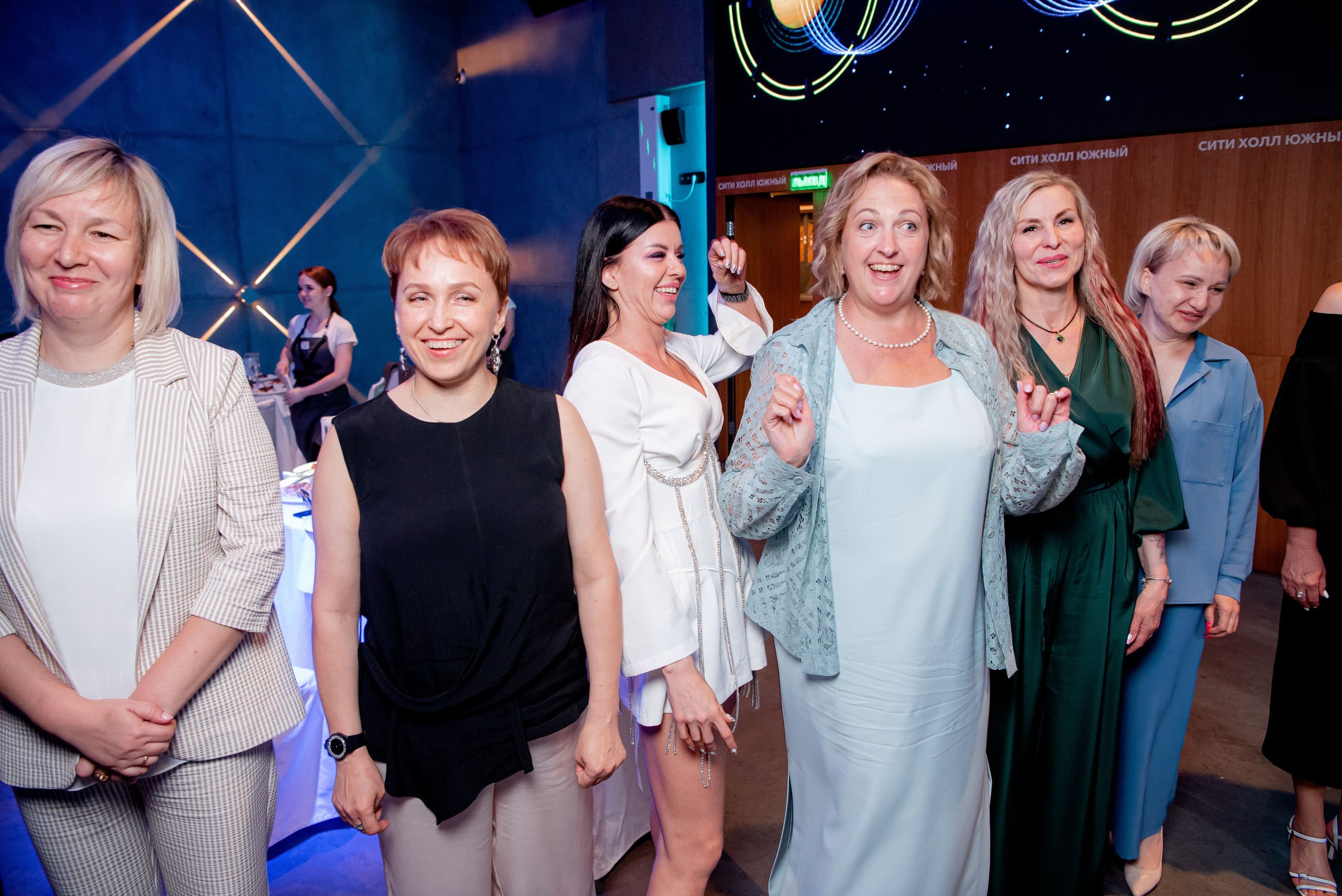 140 Школа. Вручение и Банкет. Сити Холл. Фотограф в Волгограде и Волжском Александр Горбань