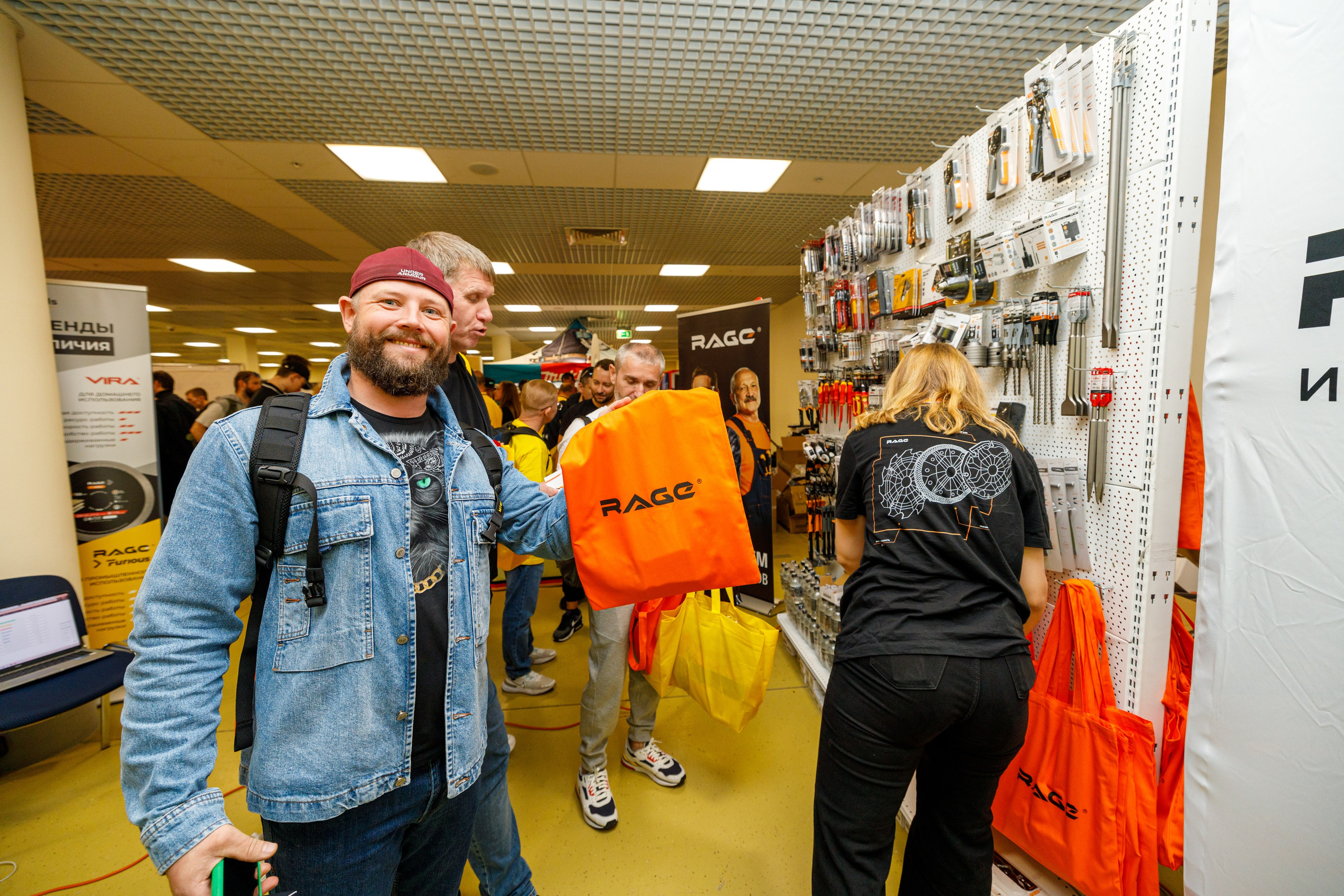 Съёмка стенда на выставке. Фотограф на мероприятие в Москве Марик
