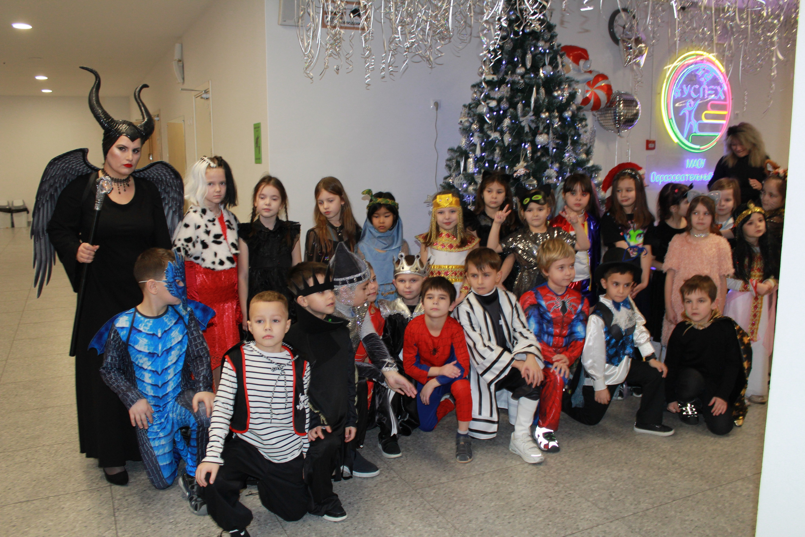 Праздники, мероприятия (Новогодний карнавал 2024-2025). Портфолио