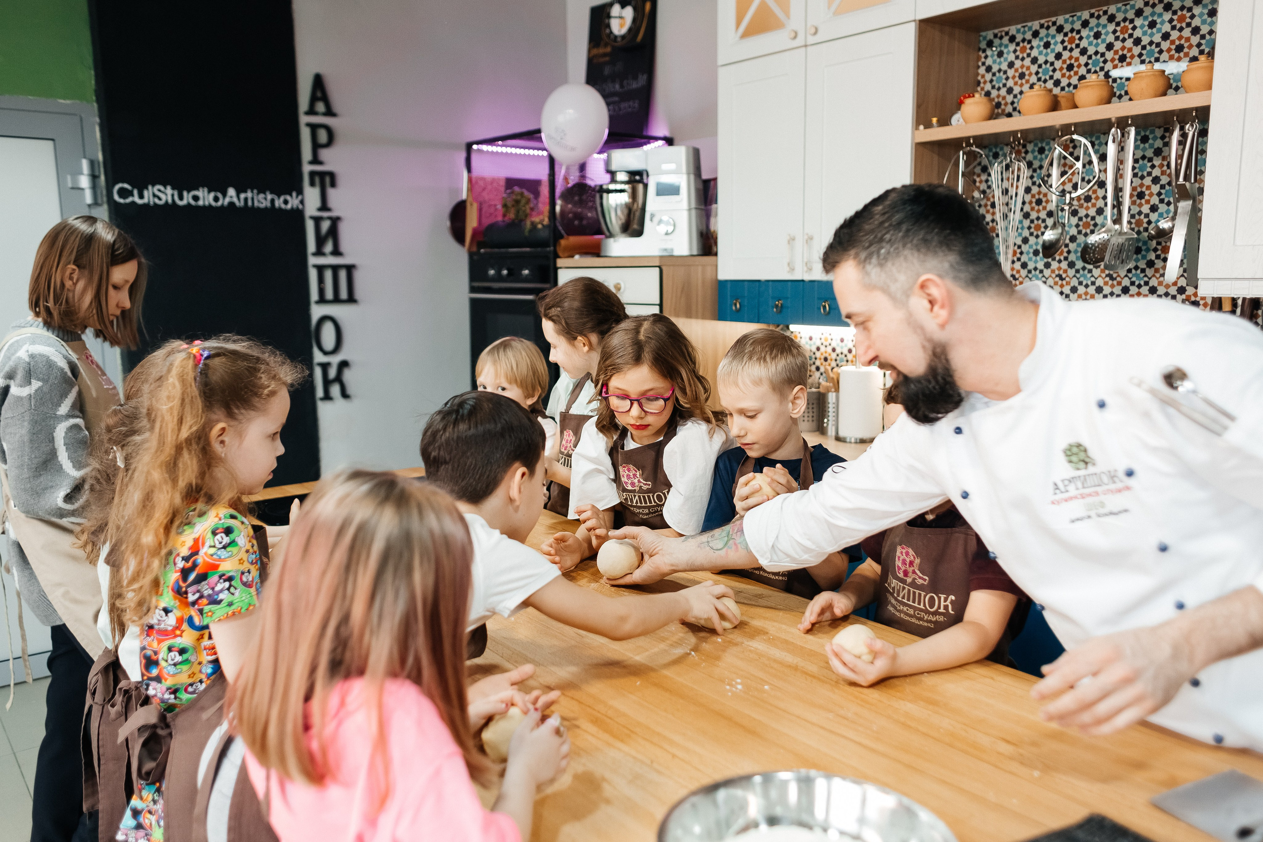 Детский мастер-класс в «АРТиШОК». Фотограф Кемерово | Сергей