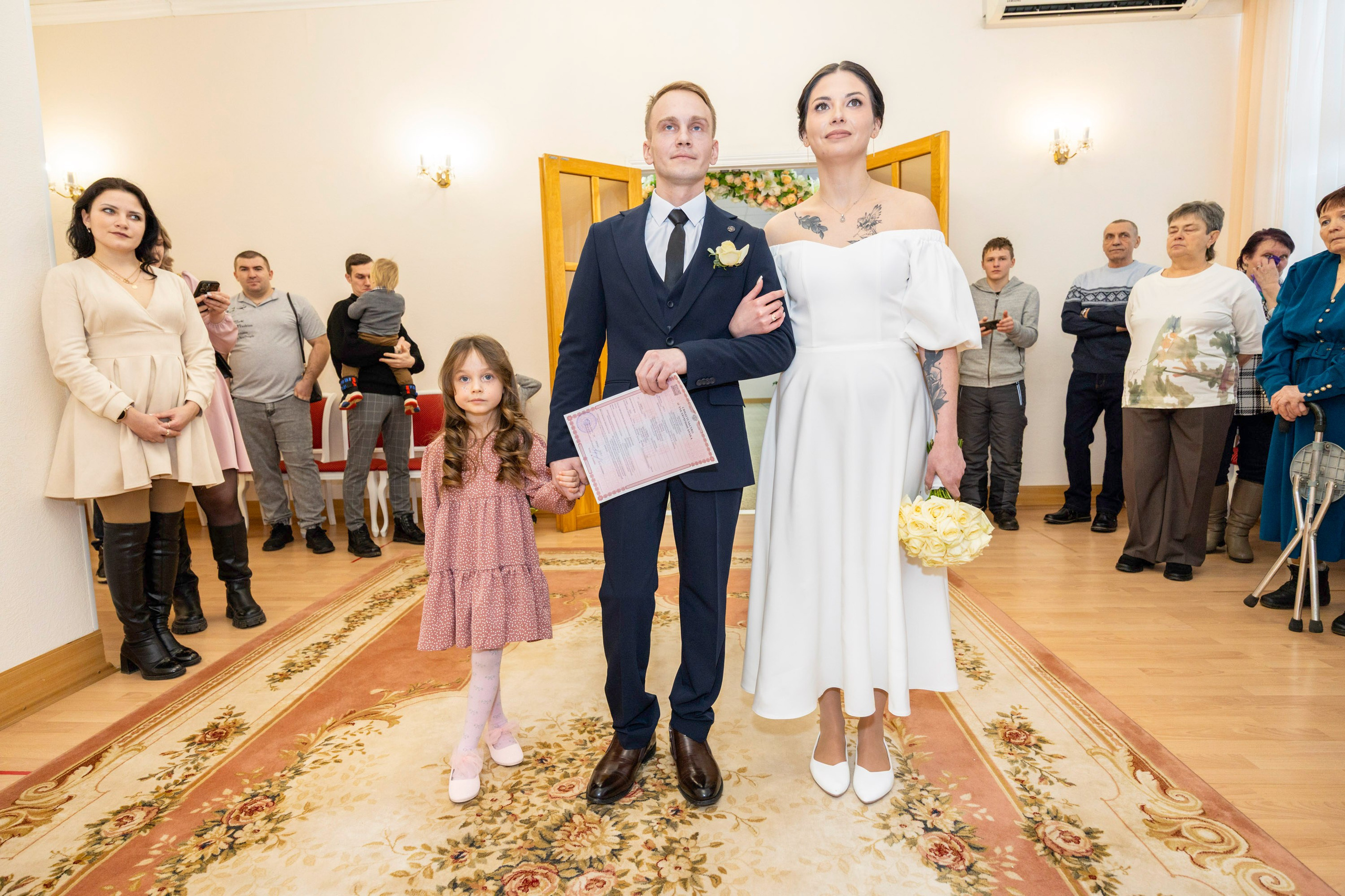 Свадьба, роспись в ЗАГСе, венчание, крещение, выписка из роддома — фотосъёмка. Визуальная упаковка брендов и проектов через фото и видеопроизводство