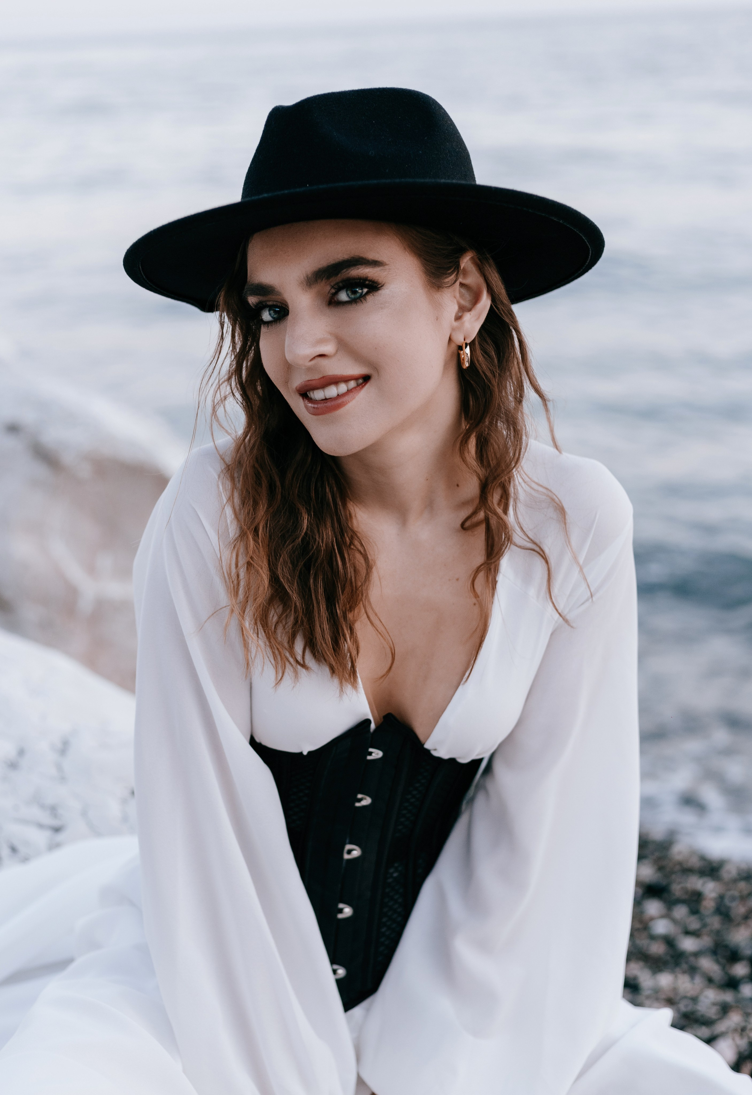 На белых скалах. Photographer Victoria Slavnova