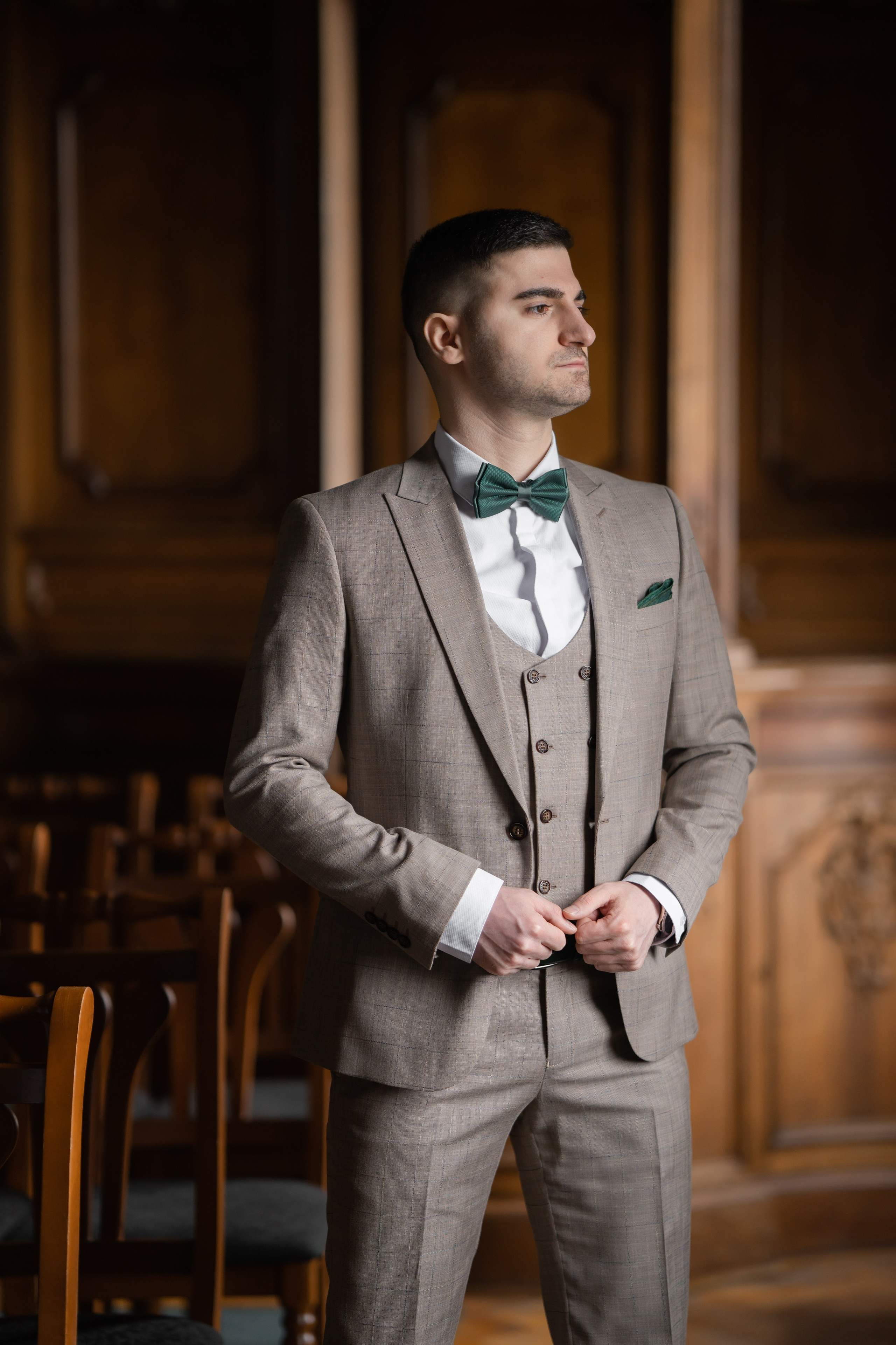 Жених и невеста в Доме ученых в Санкт-Петербурге. Свадебный фотограф Александр Невский в Санкт-Петербурге