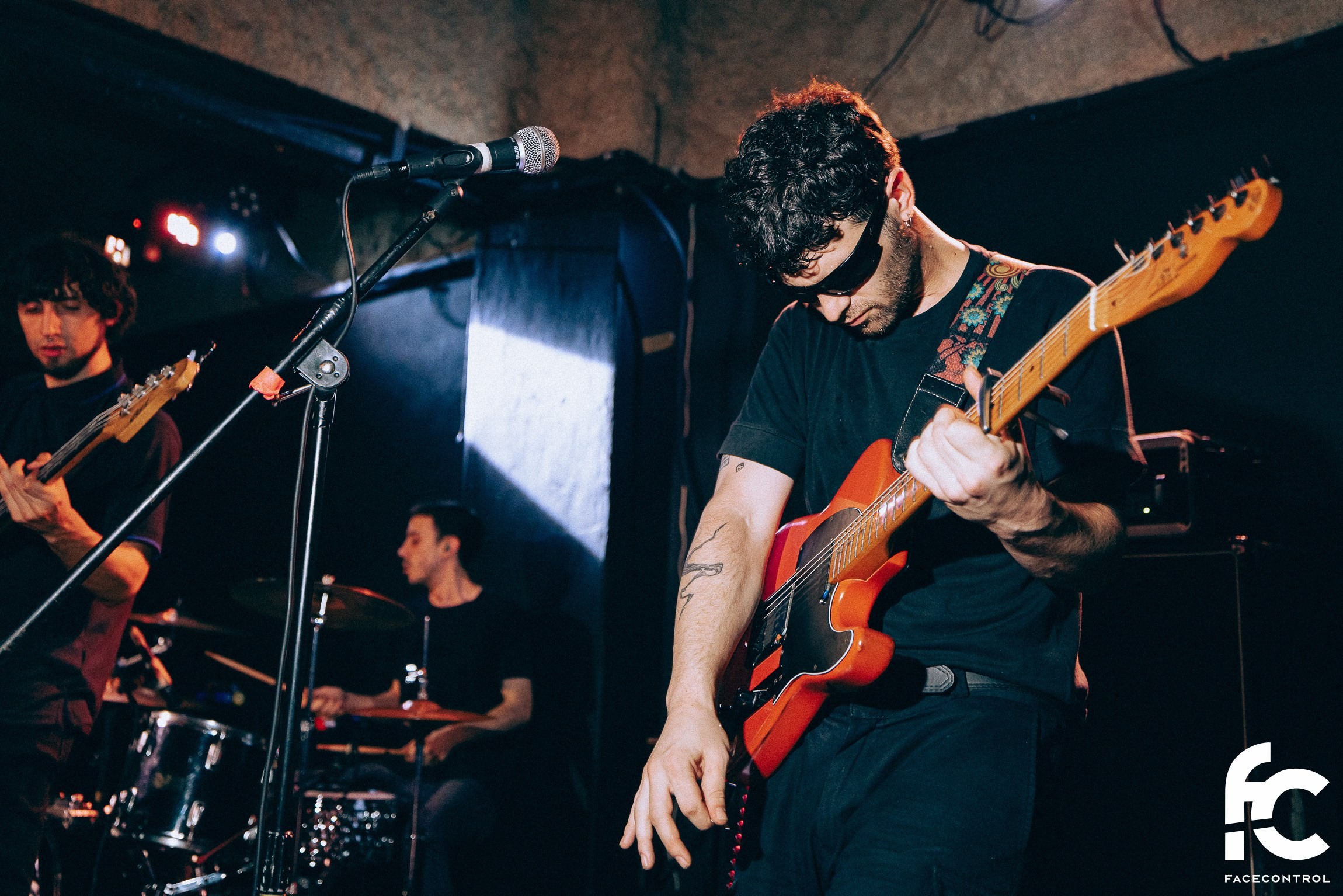 Sextape of Lovers & Granma. Face Control: Crónica social, anuncios de eventos y reportajes fotográficos