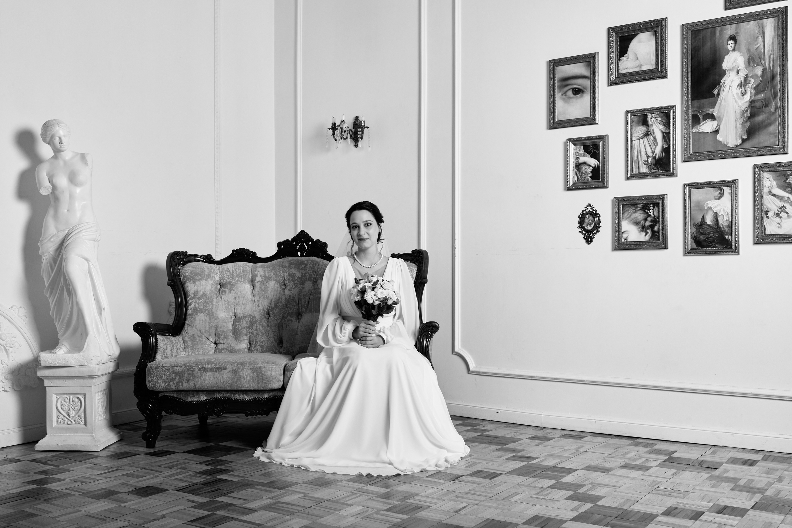 Свадебная фотосессия в студии и регистрация брака в Грибоедовском ЗАГСе