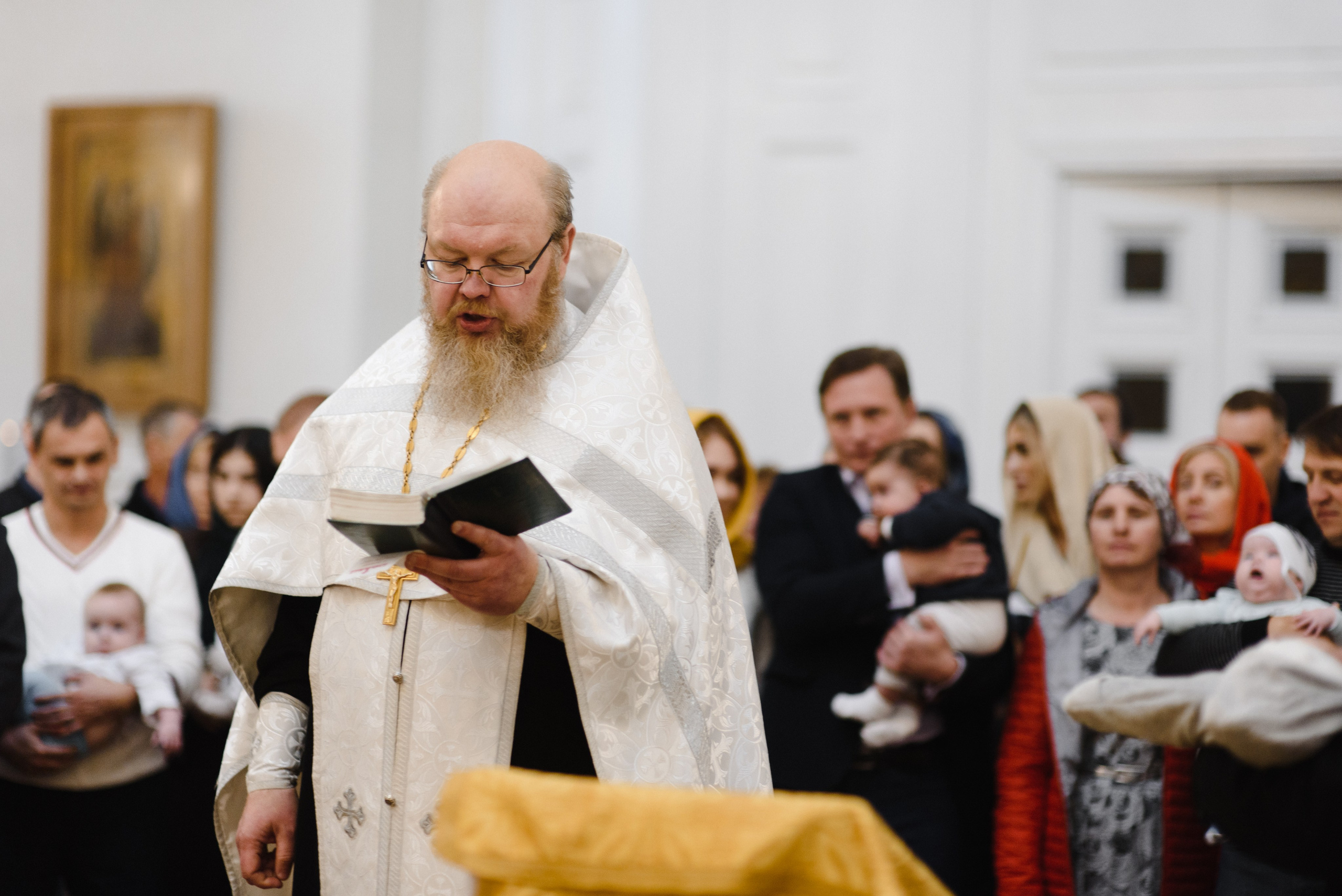 Крещение. Профессиональный фотограф беременности в СПБ. Стильные фотосессии беременности в стиле минимализм и классическая фотография