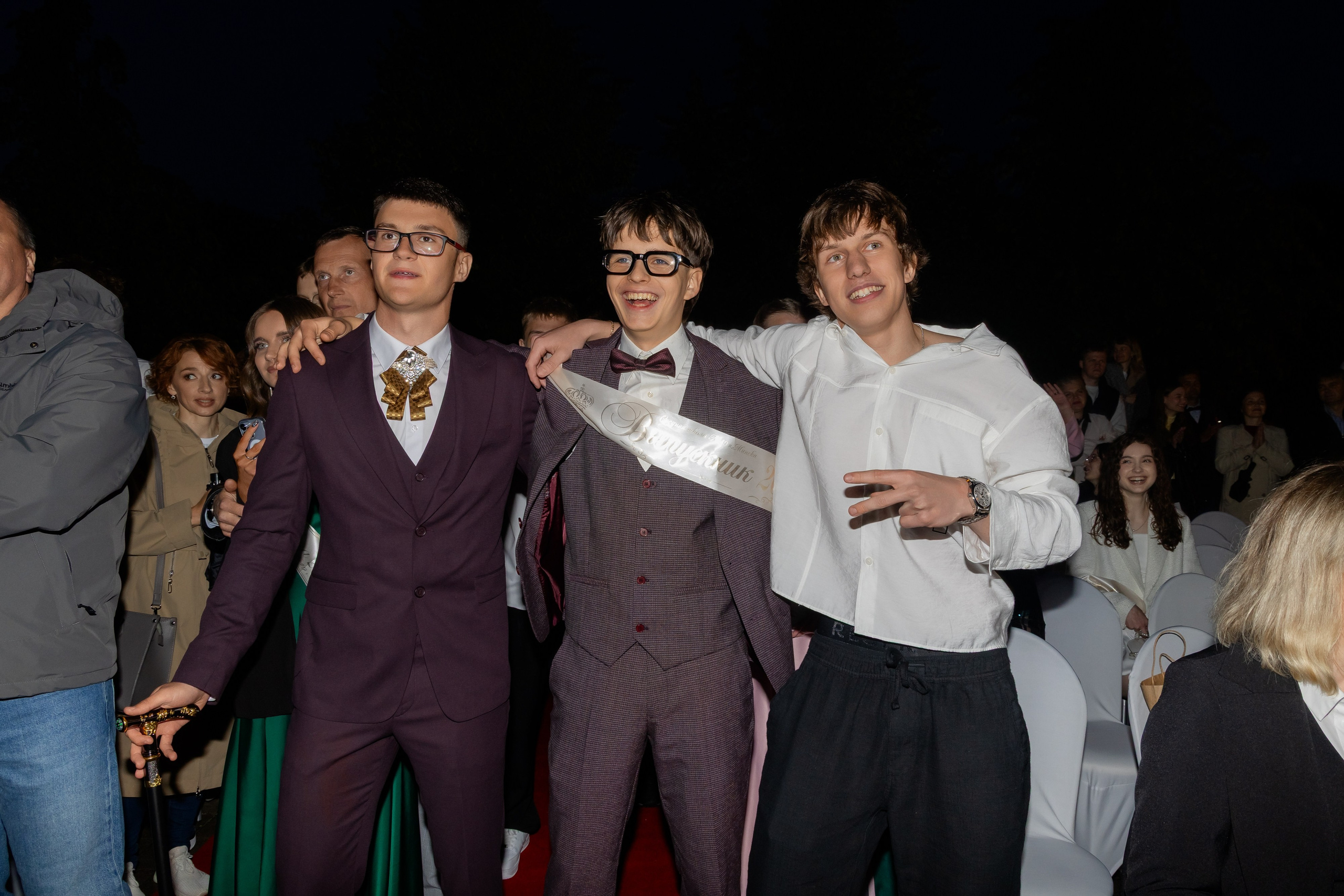 Школьный выпускной 2025 год в Минске, Беларуси. Свадебный фотограф в Минске/Беларуси Сергей Спиридонов