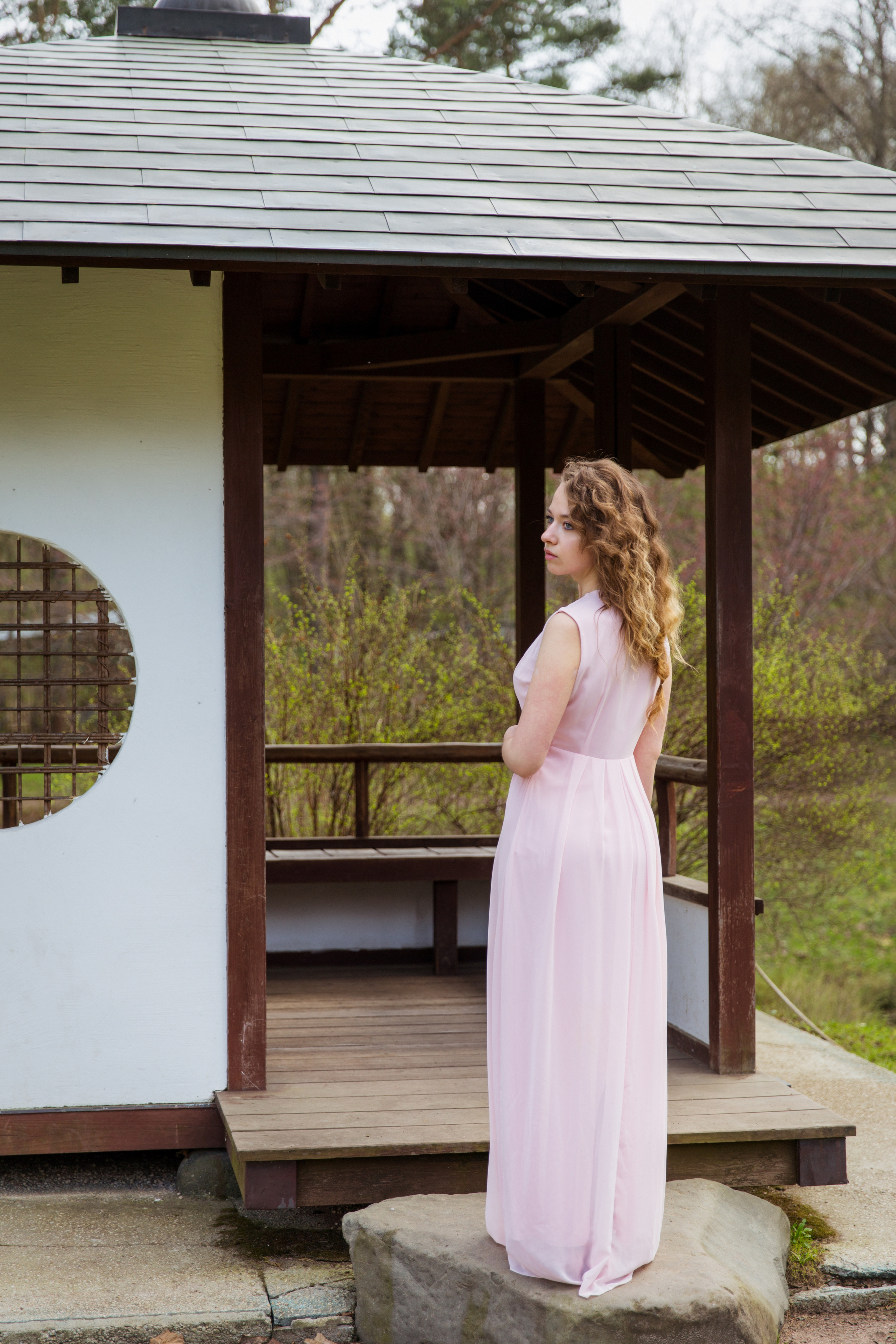 Алевтина в цветущей сакуре, Москва японский садик. Свадебный и семейный фотограф в Калуге Александра Борис