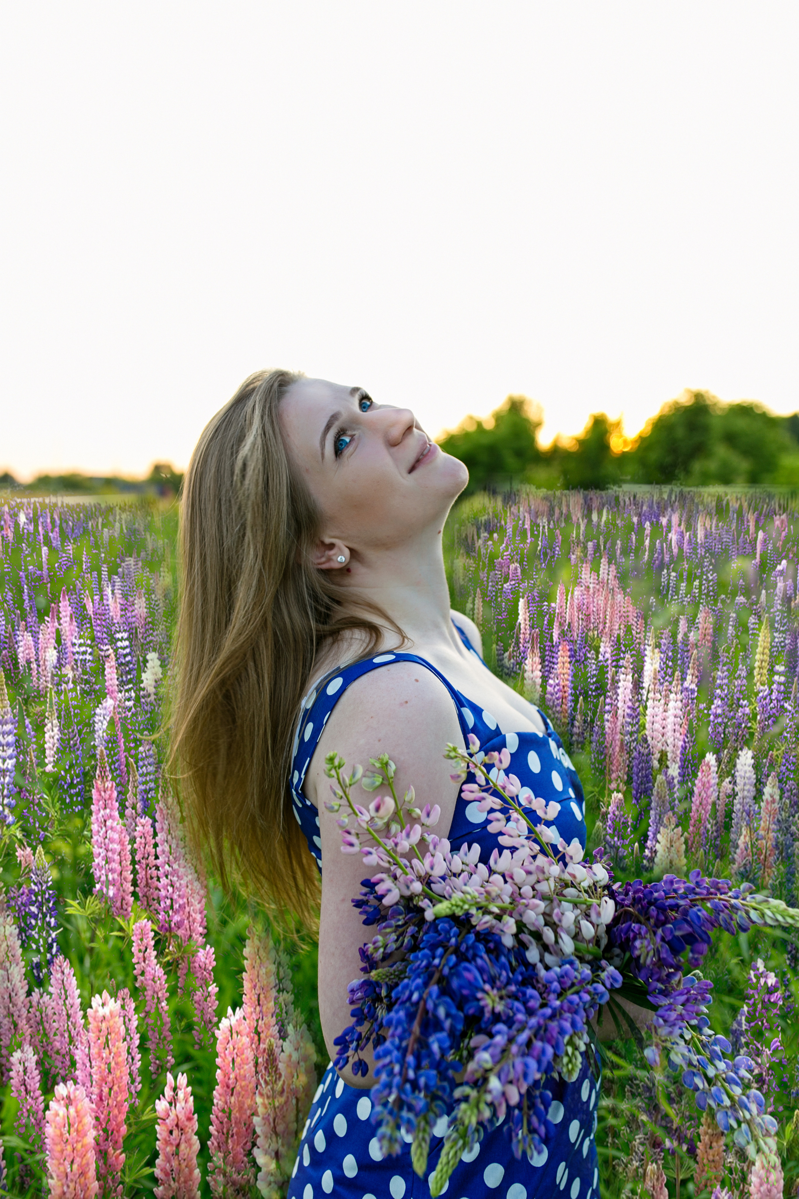 Инна в люпинах, Щелково. Свадебный и семейный фотограф в Калуге Александра Борис