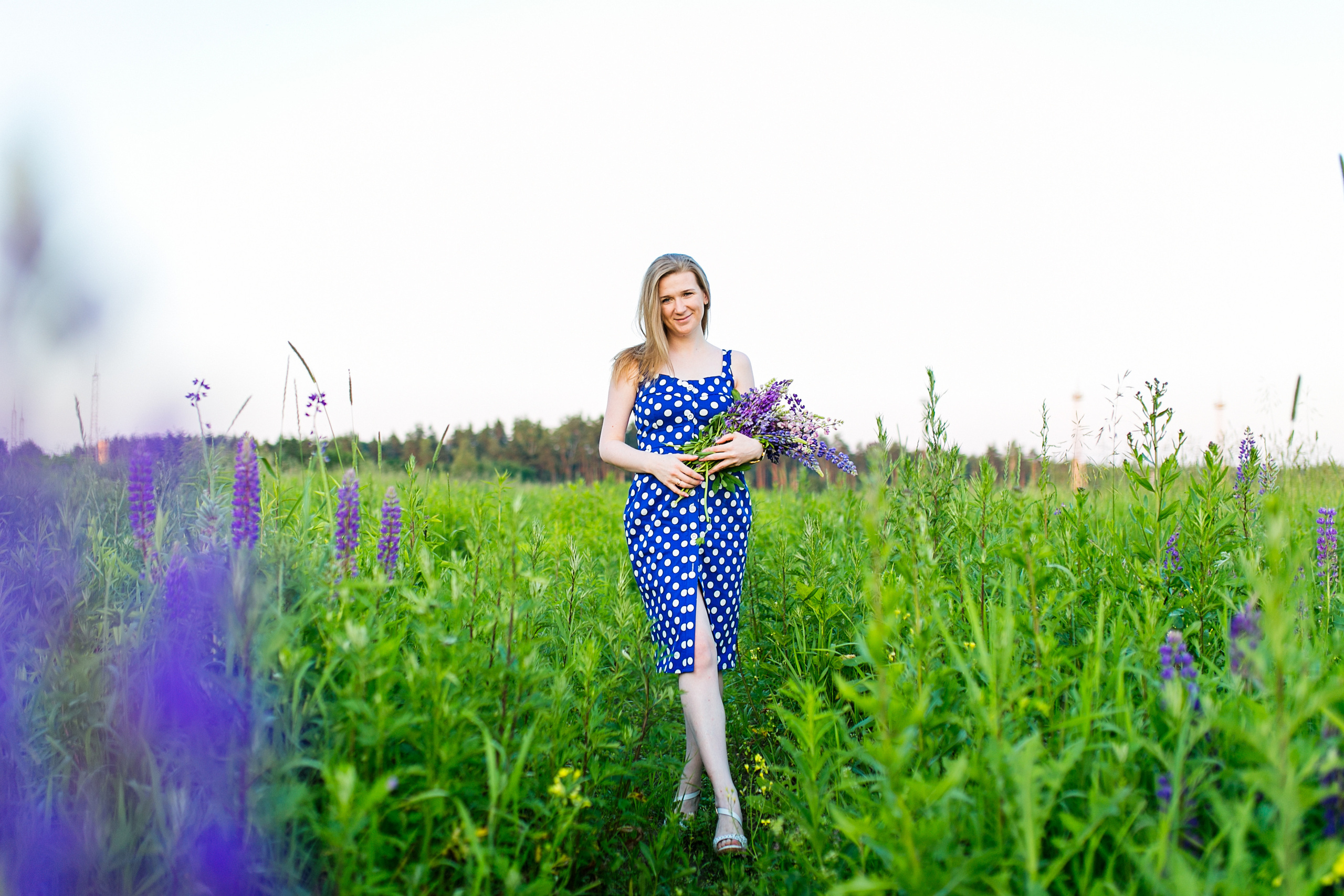 Инна в люпинах, Щелково. Свадебный и семейный фотограф в Калуге Александра Борис