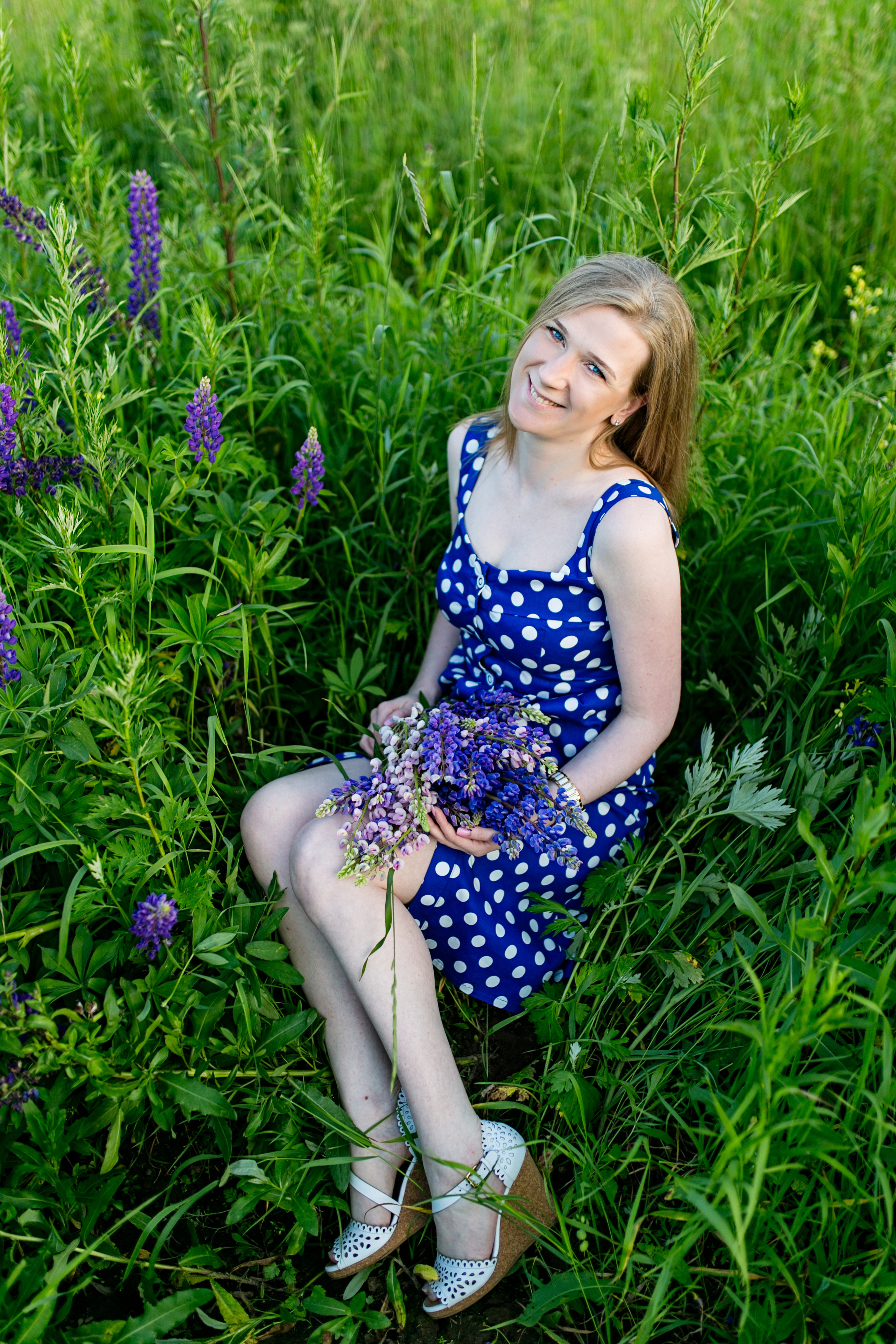 Инна в люпинах, Щелково. Свадебный и семейный фотограф в Калуге Александра Борис