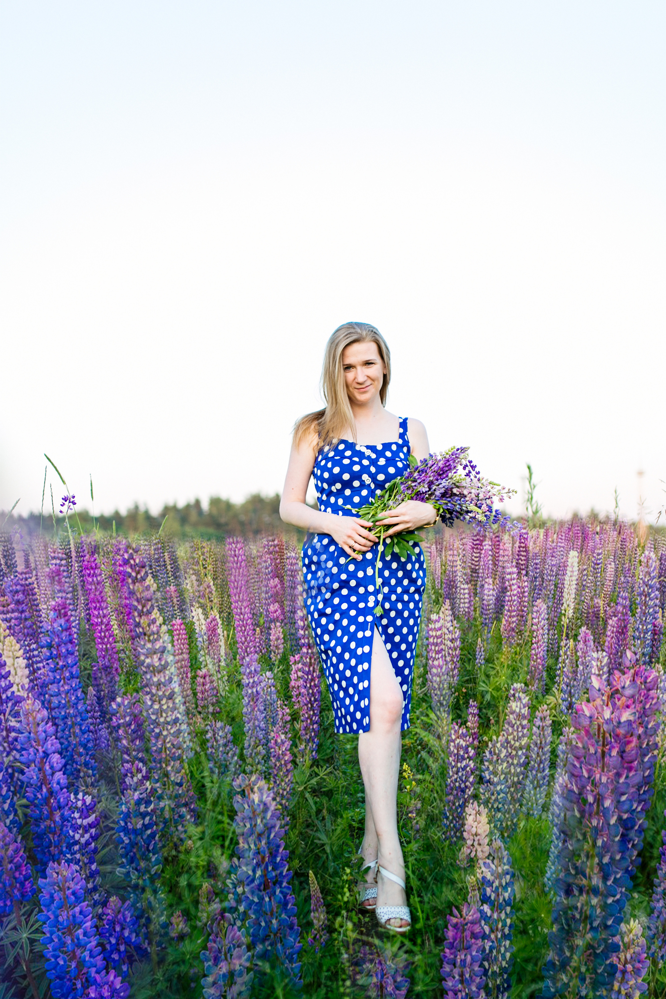 Инна в люпинах, Щелково. Свадебный и семейный фотограф в Калуге Александра Борис
