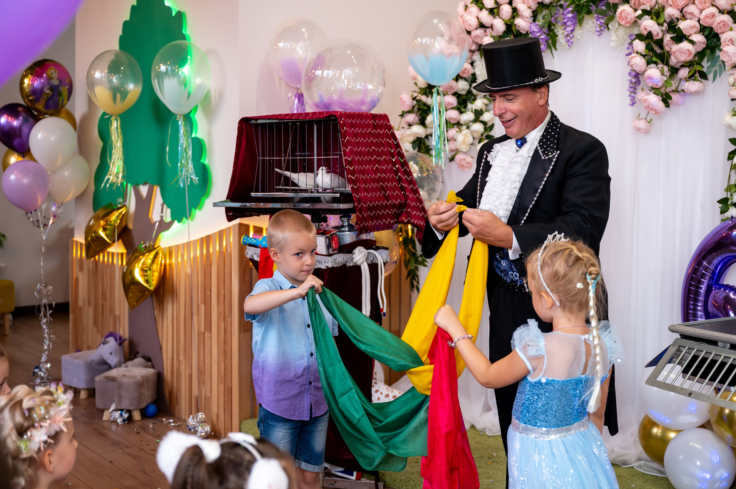 ДР в лофте с фокусником